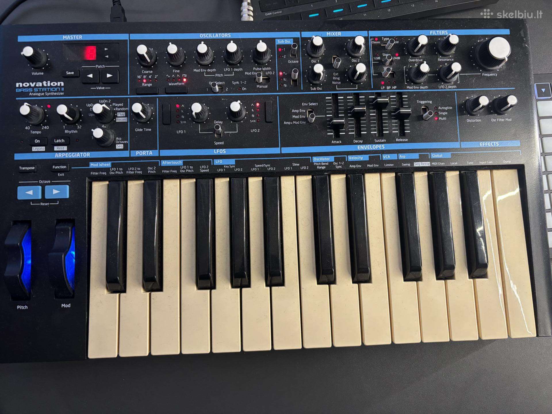 Parduodu Bass Station 2