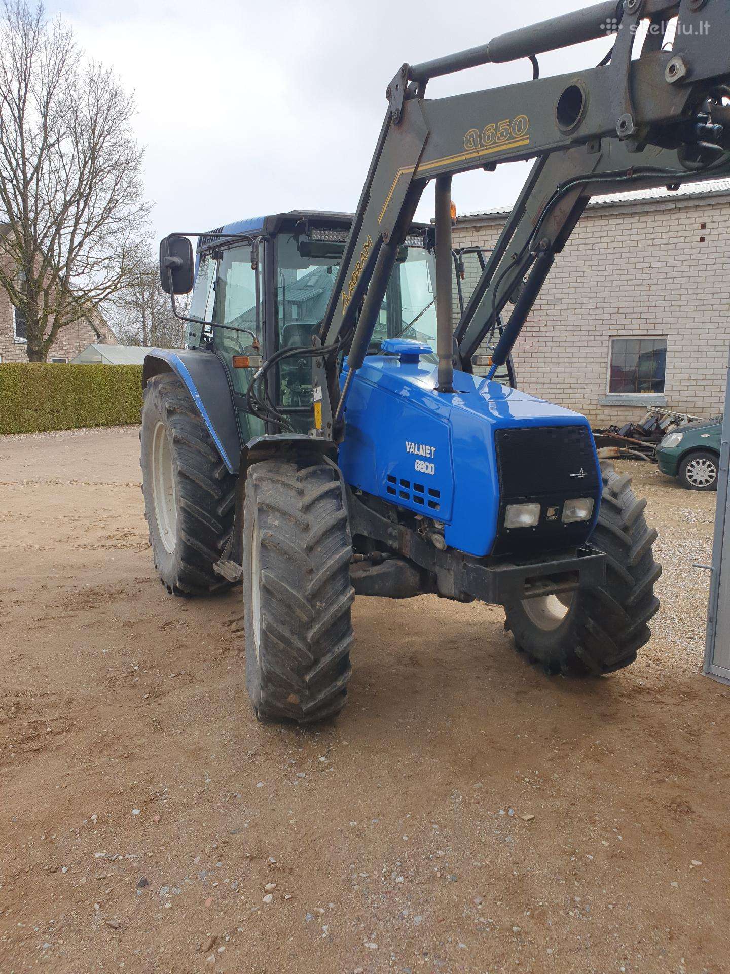 Valtra valmet 6800 su frontaliniu krautuvu
