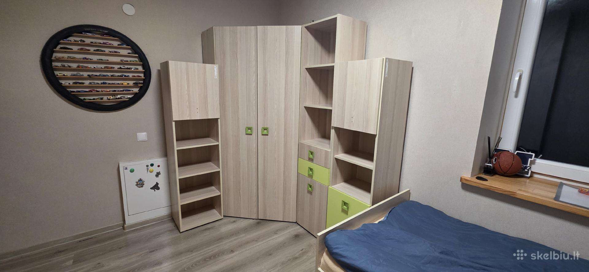 Didelis vaikų kambario baldų komplektas