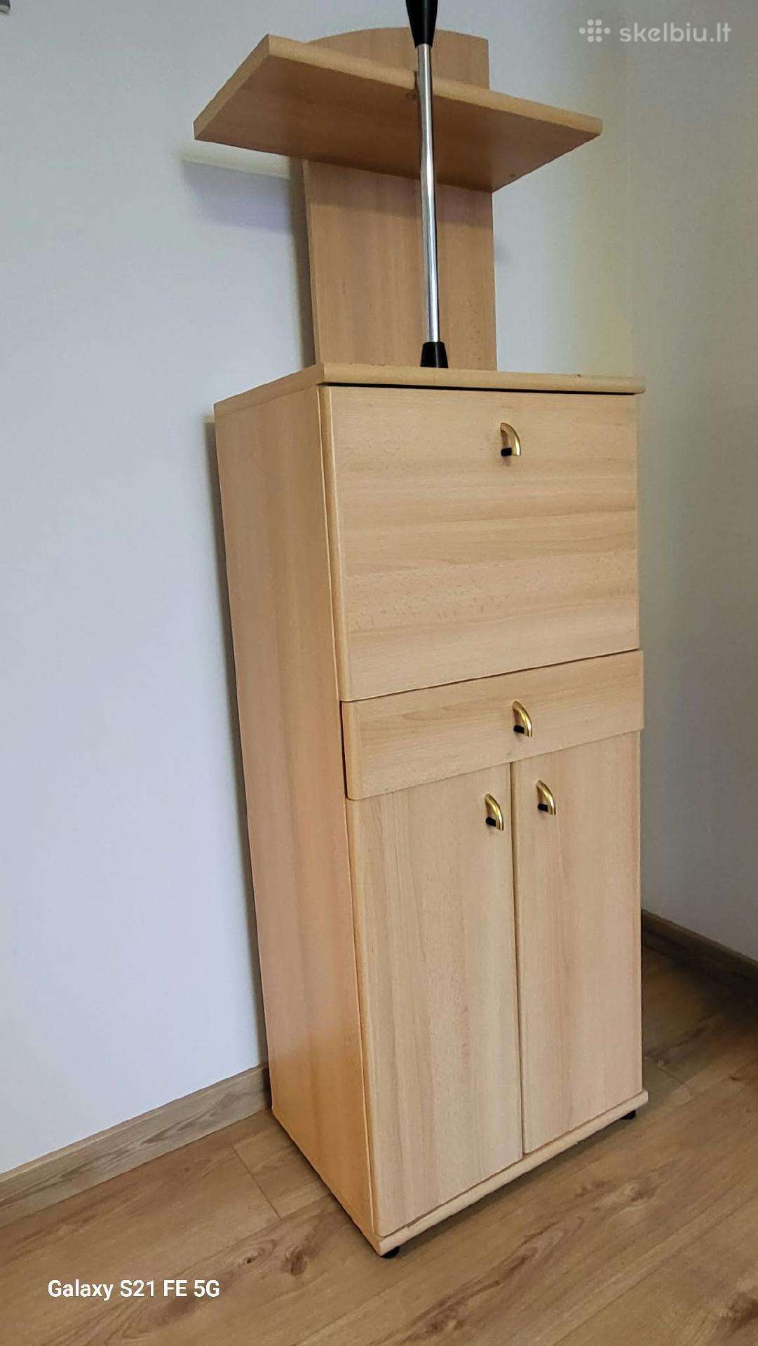 TV spintelė ir spintelė baras
