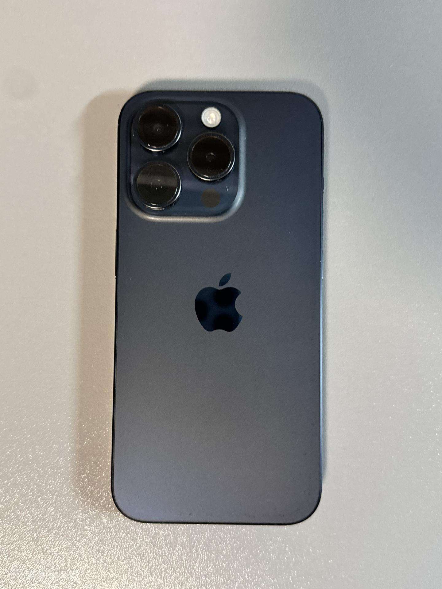iPhone 15 pro 128gb