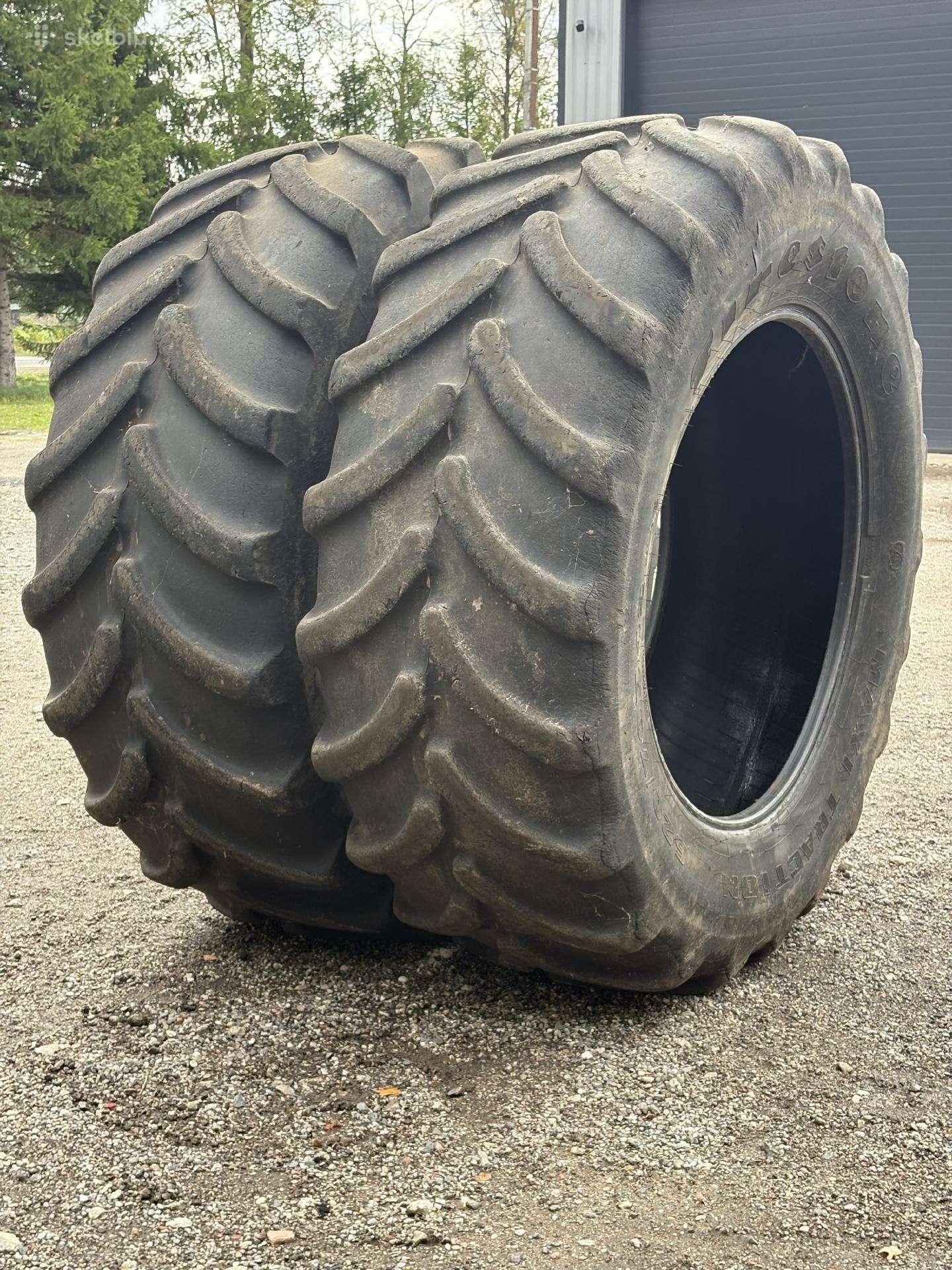 620/70r42 Firestone padangos