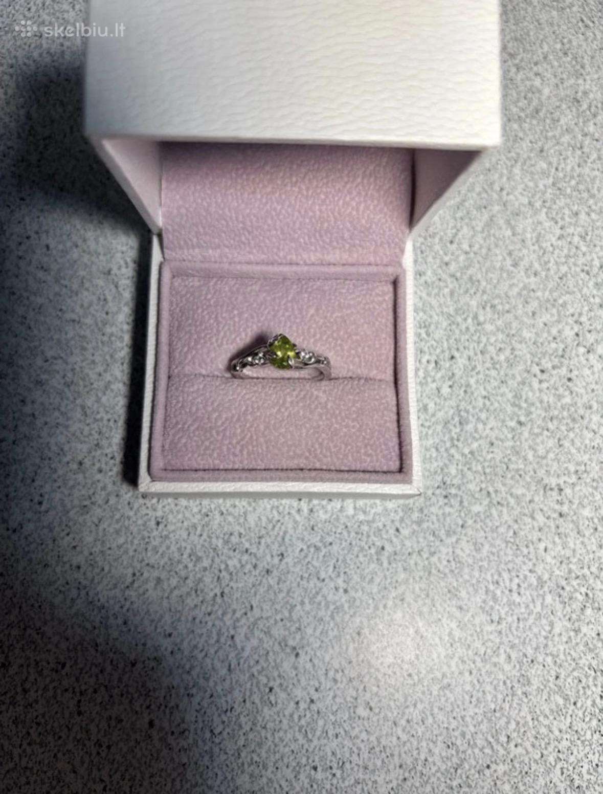 Azura Jewelry žiedas su peridotu