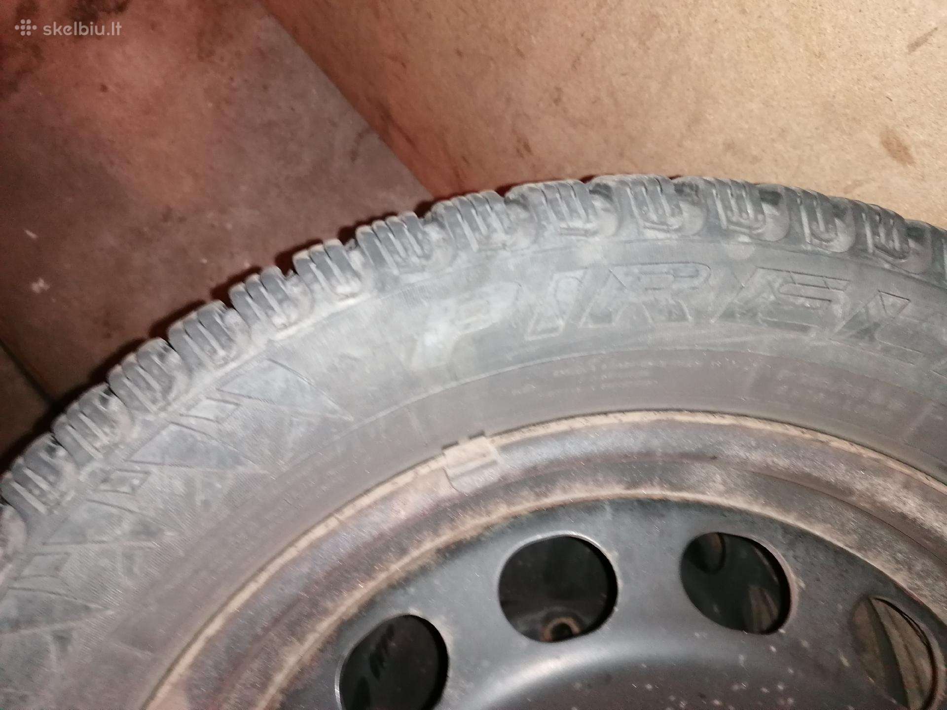 Dovanoju žiemines padangas 205x55r16 4vnt