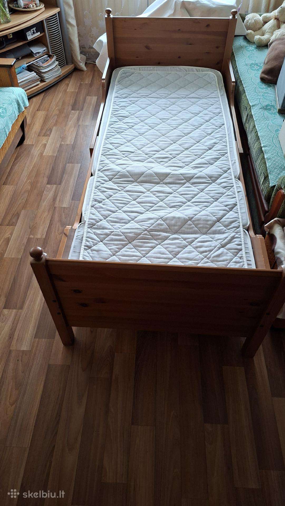 Viengule Lova tinka ir vaikui mažam