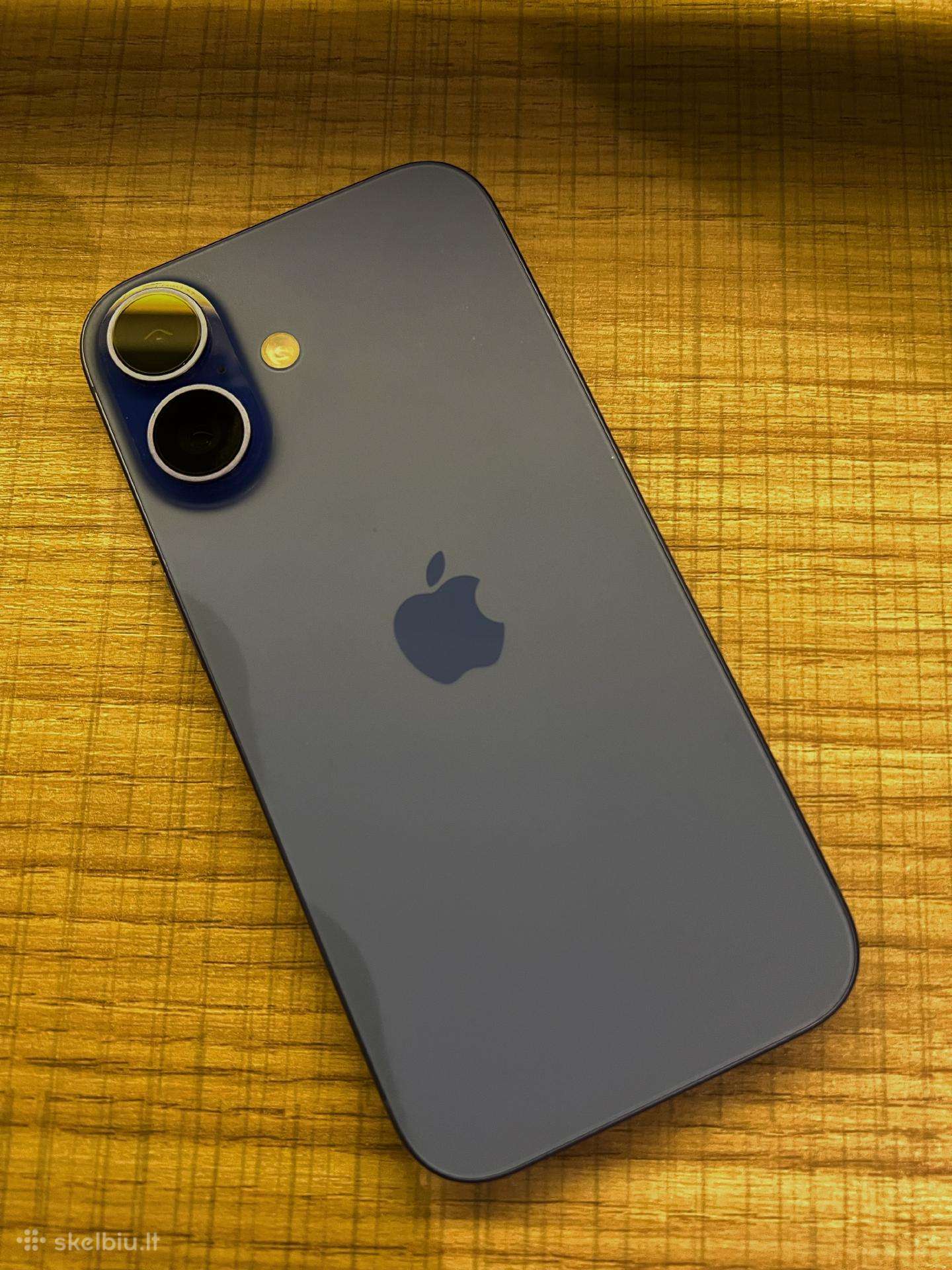iPhone 16