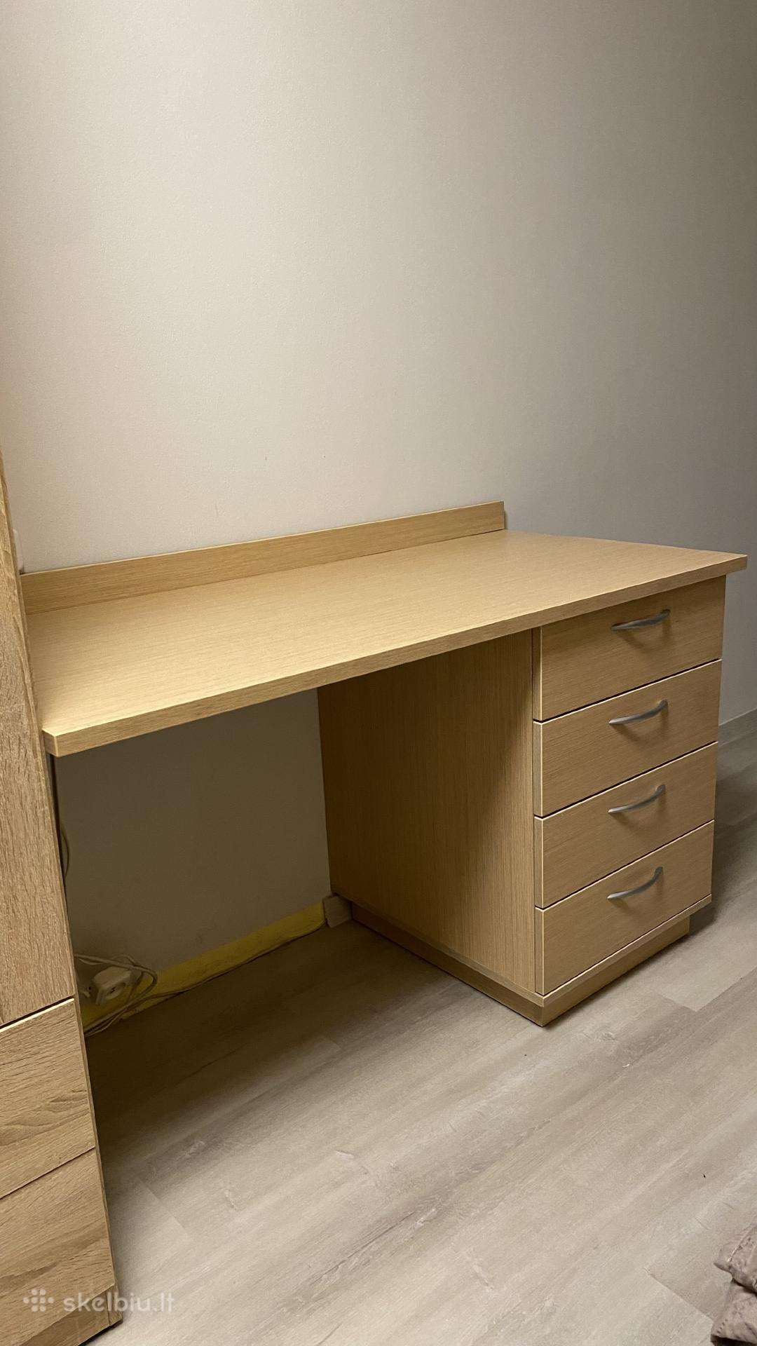 Rašomasis stalas, gamintas pagal užsakymą