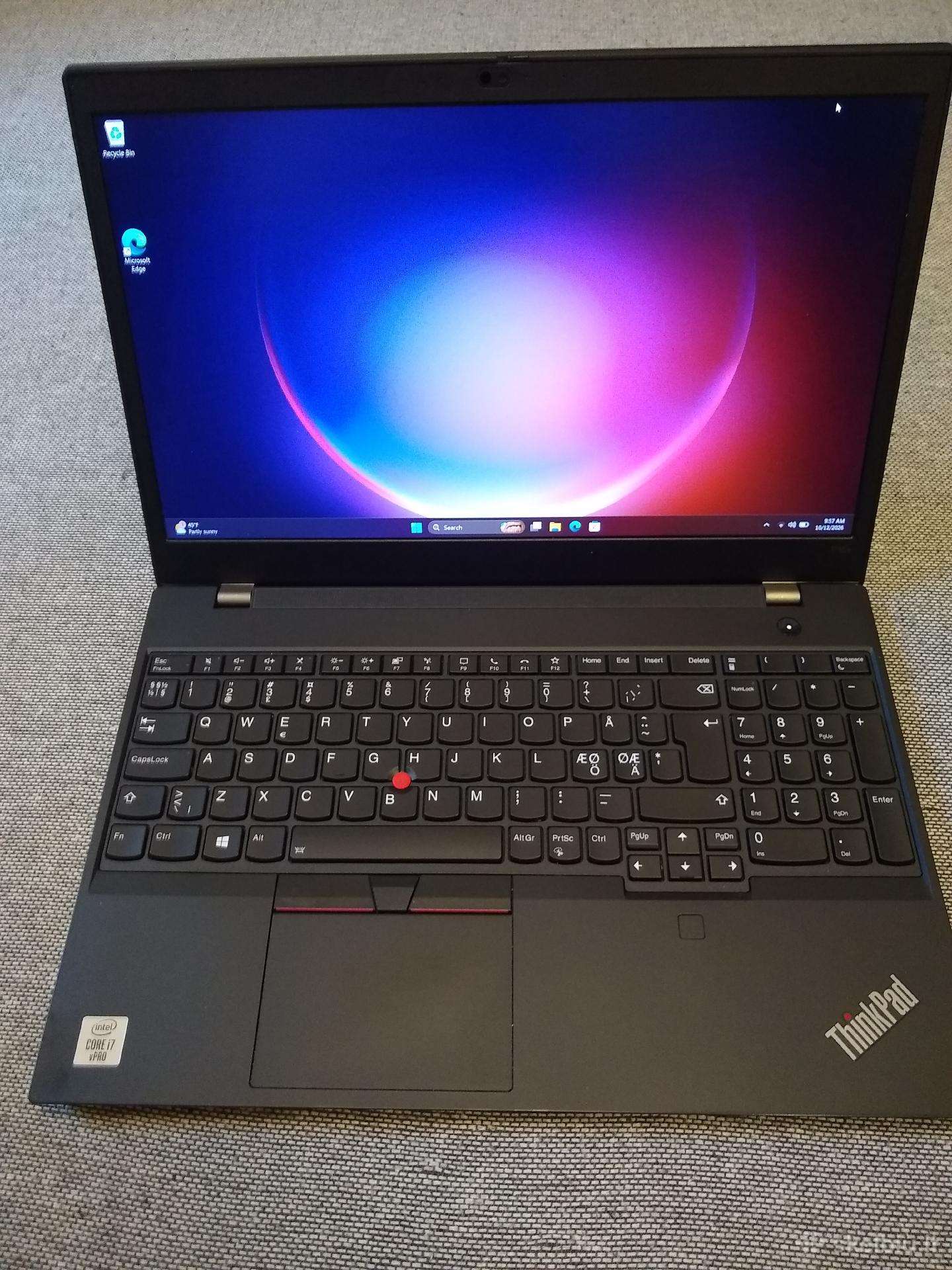 P15v i7-10850/64/nvidia P620