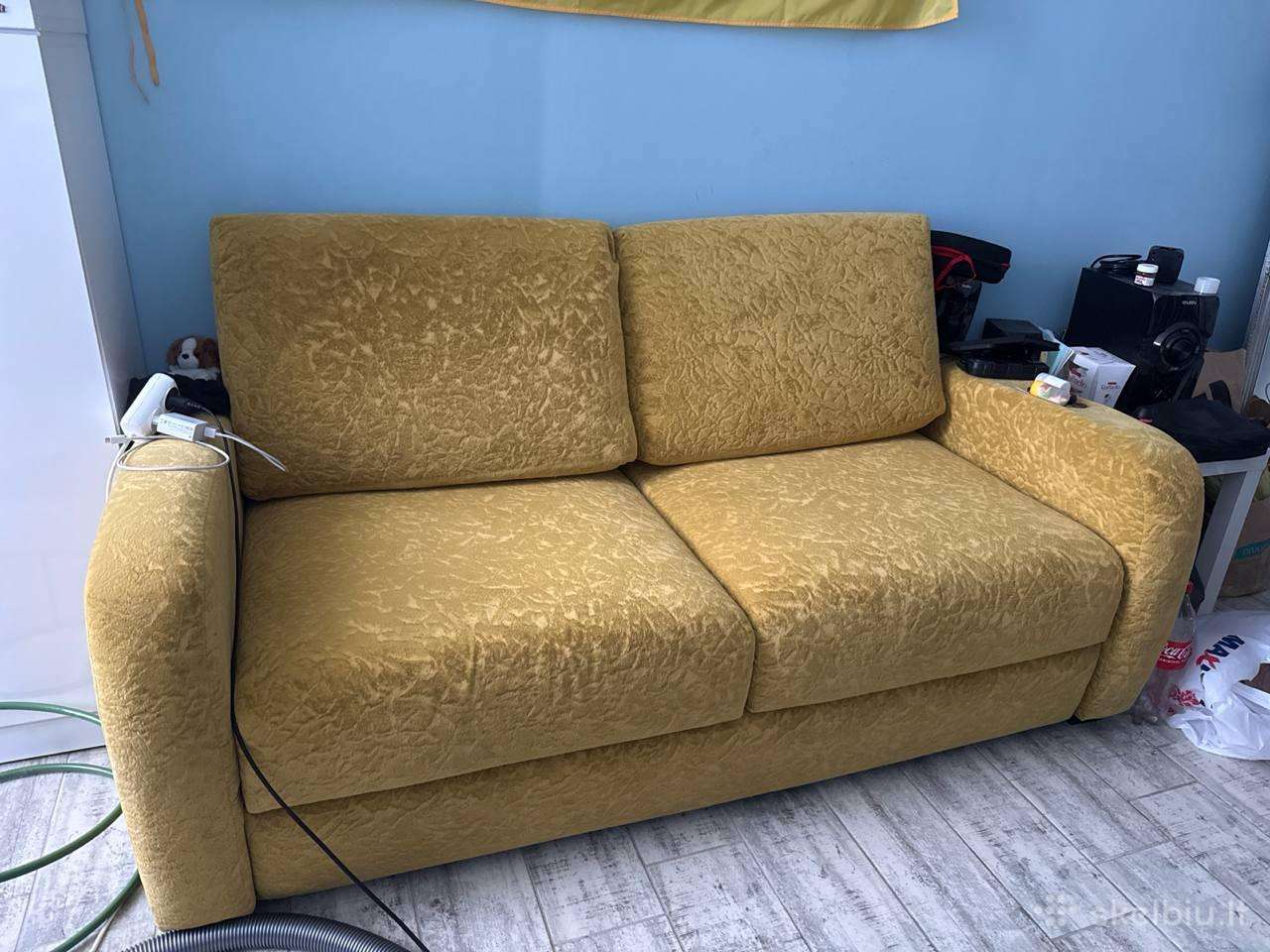 Dovanojama sofa lova