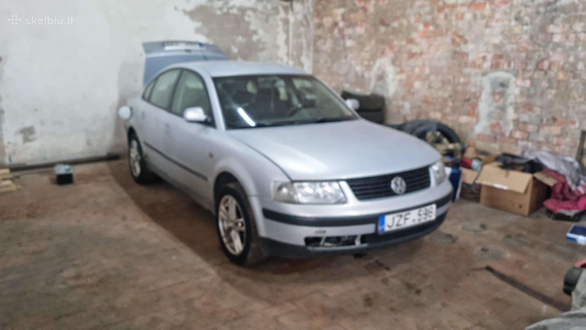 VW passat dalimis