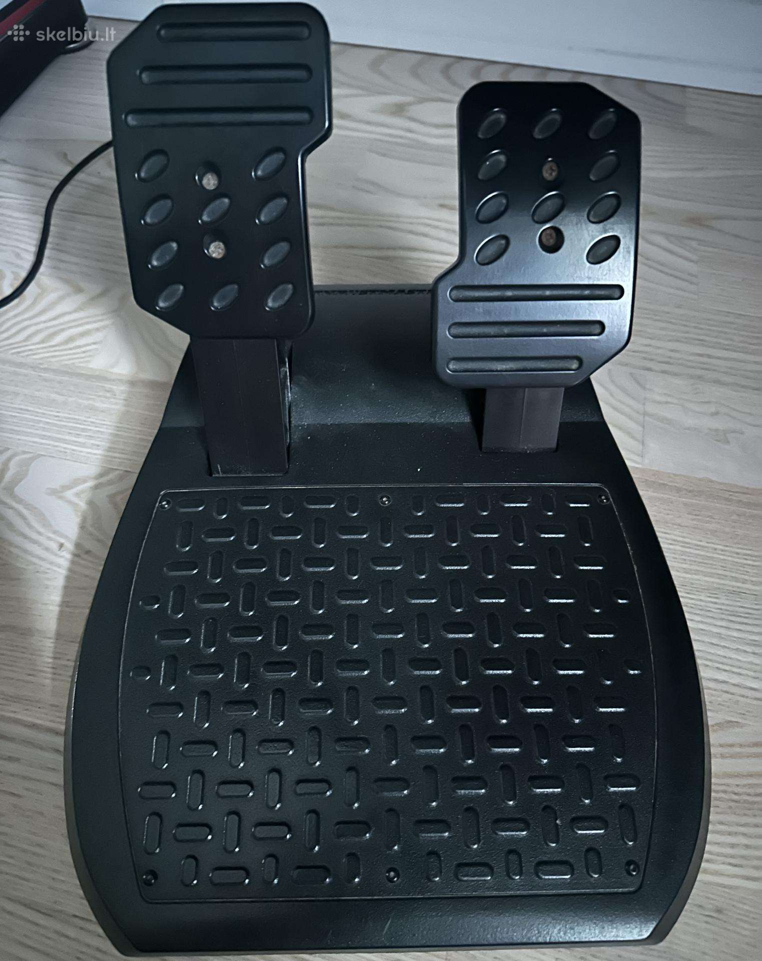 Parduodu žaidimo į vairą thrustmaster t150