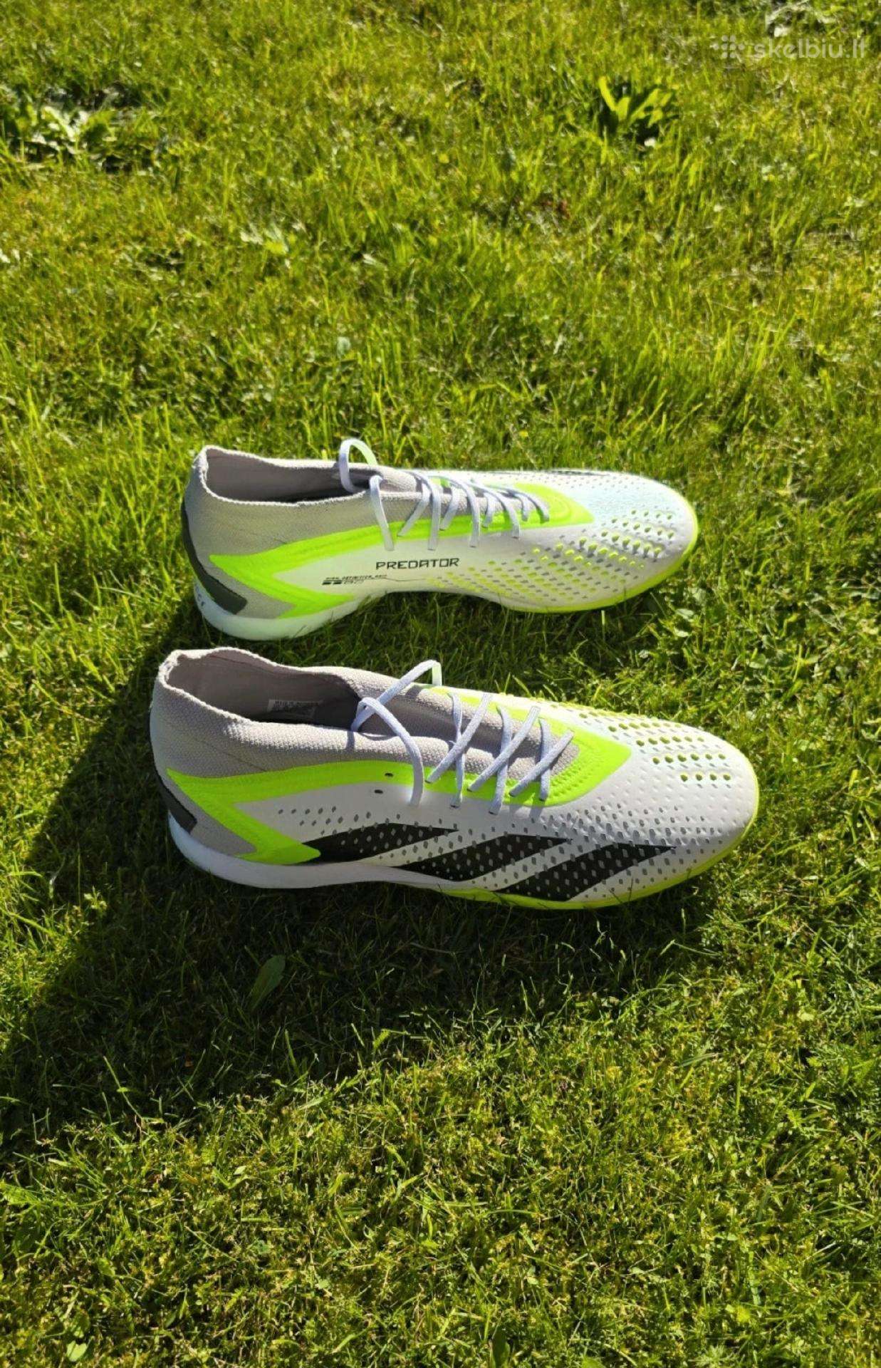Adidas nauji futbolo bateliai