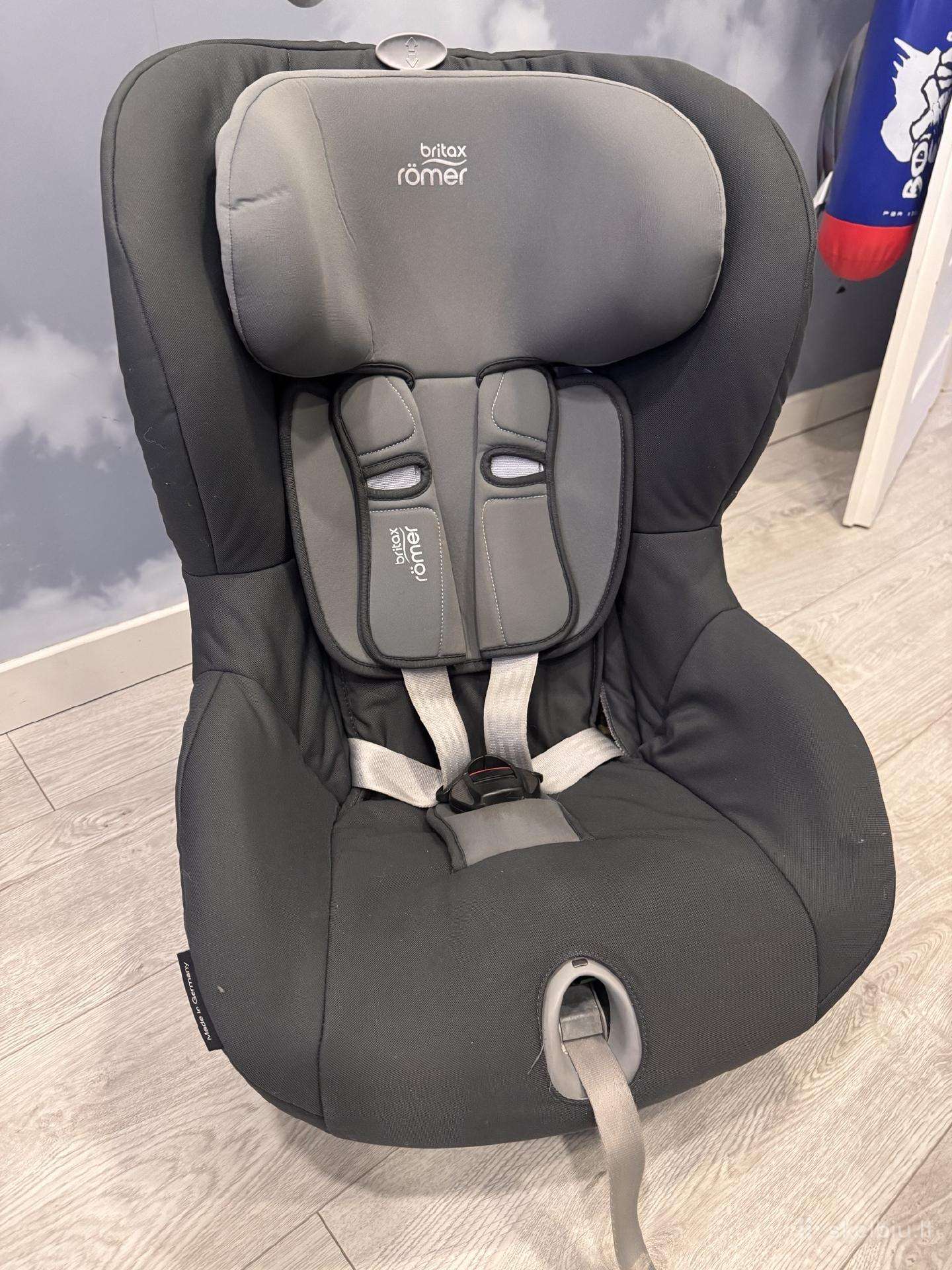 Parduodama Britax Römer King II Ls automobilinė kė