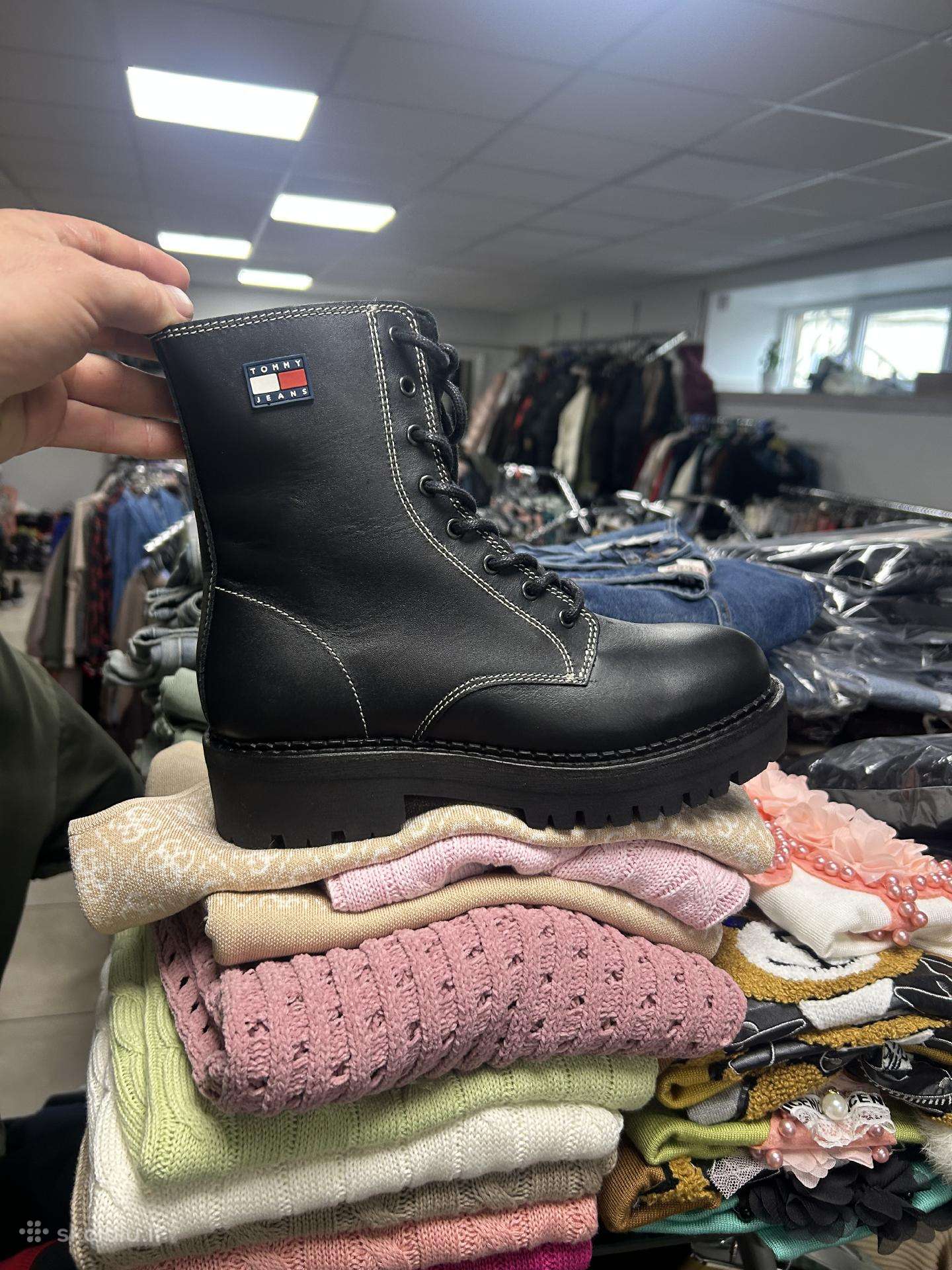 Tommy Jeans moteriški juodi aulinukai