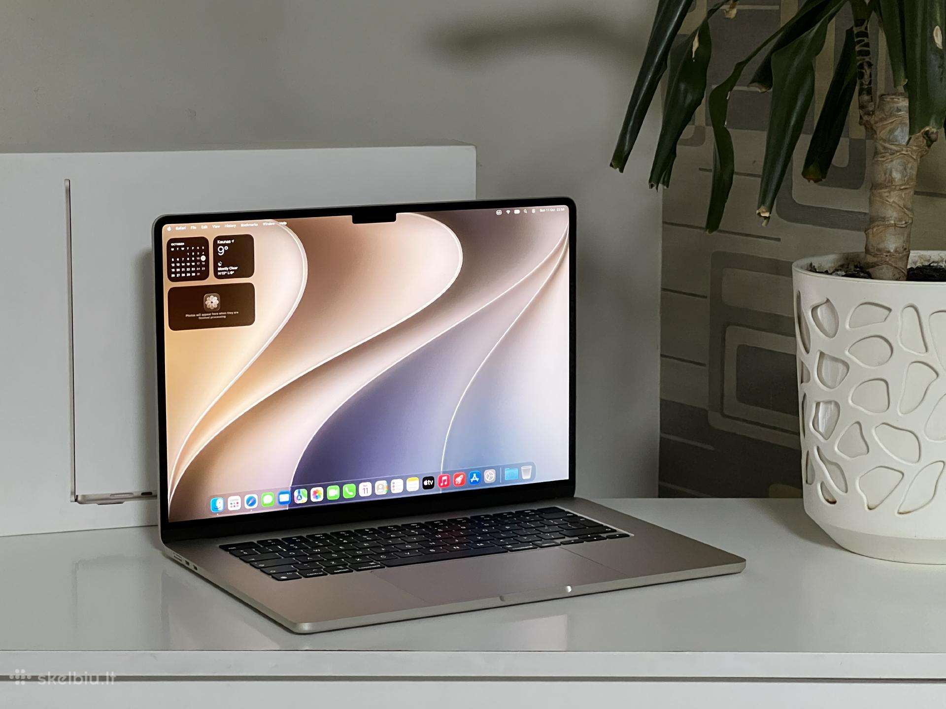 Parduodamas MacBook Air 15 su M2, Liquid Retina.