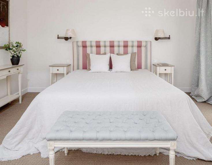 Elegantiška klasikinio stiliaus lova