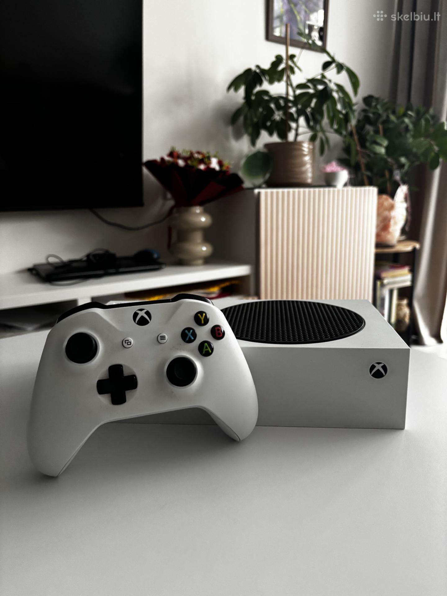 Xbox console pradavimui au controller