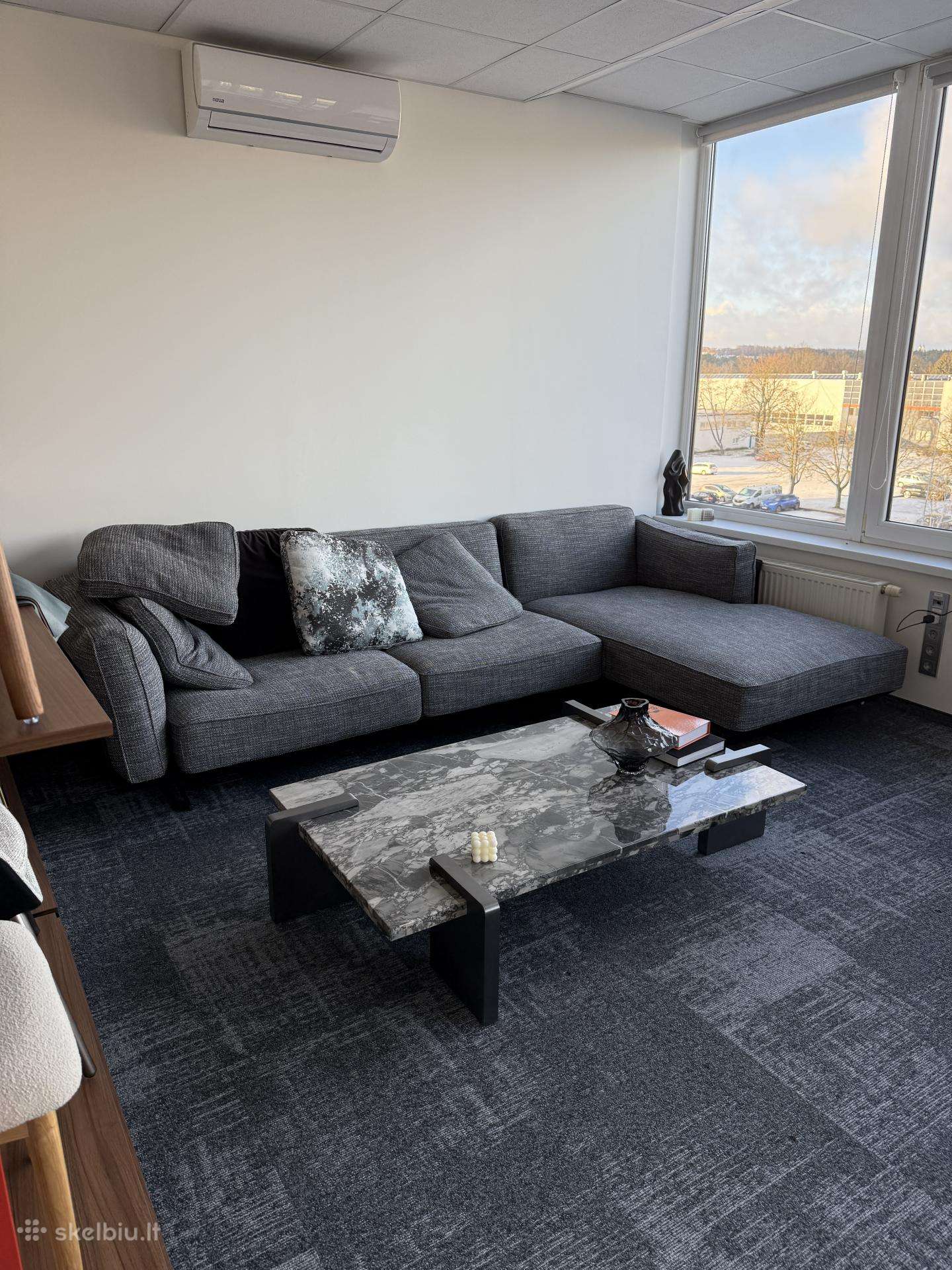 Kampinė sofa mažai naudota
