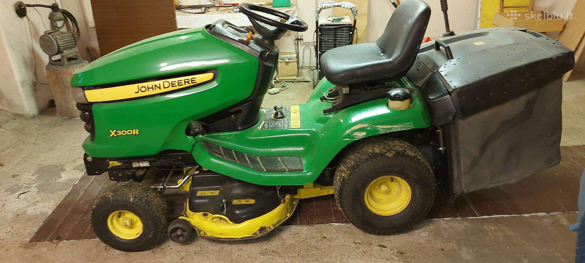 John Deere X300r