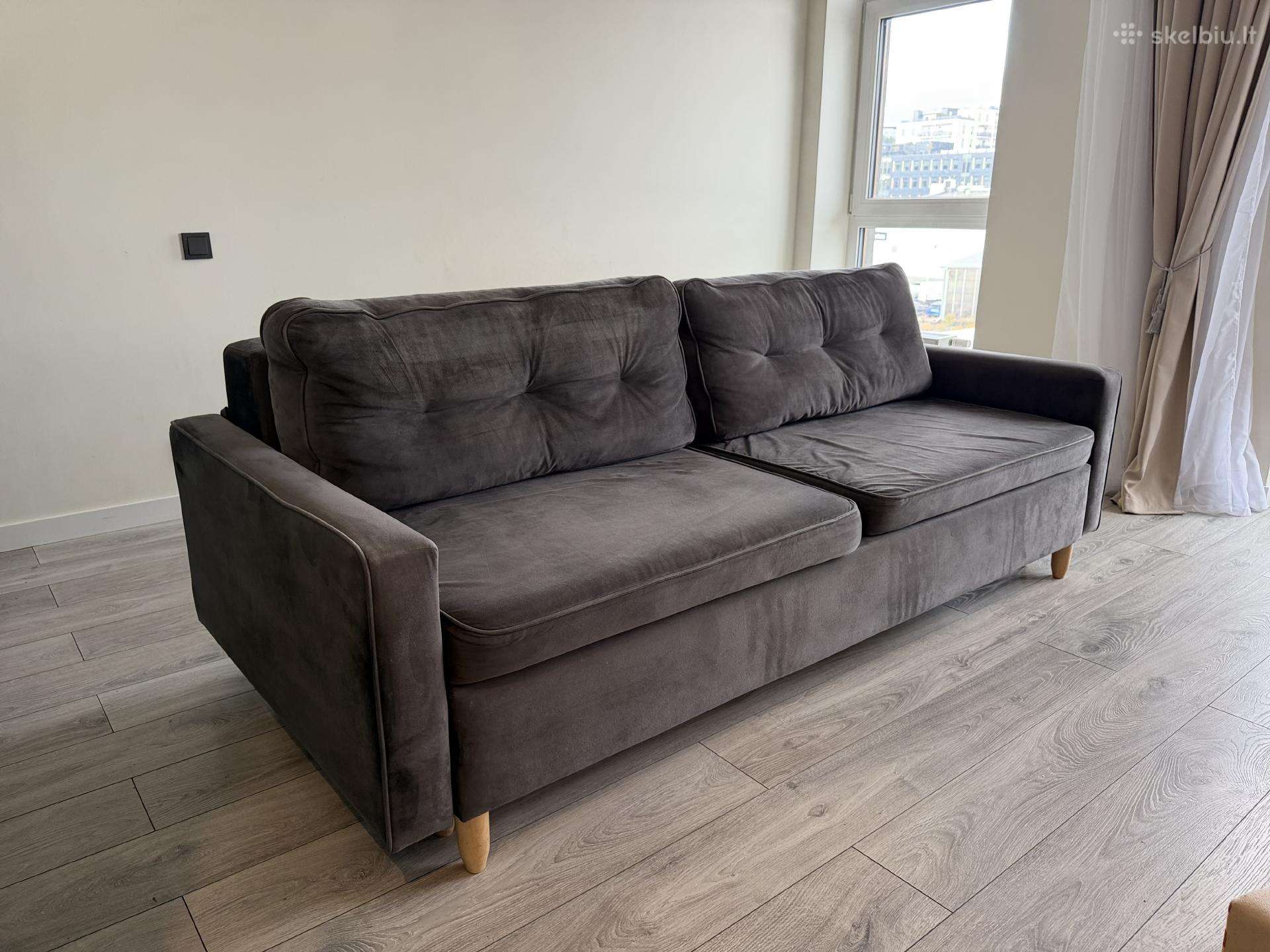 Veliūrinė sofa-lova