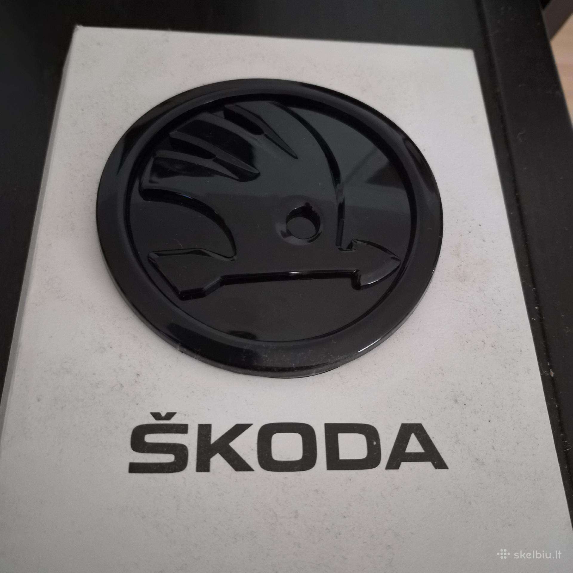 Parduodu skoda priekinio dangcio logotipa
