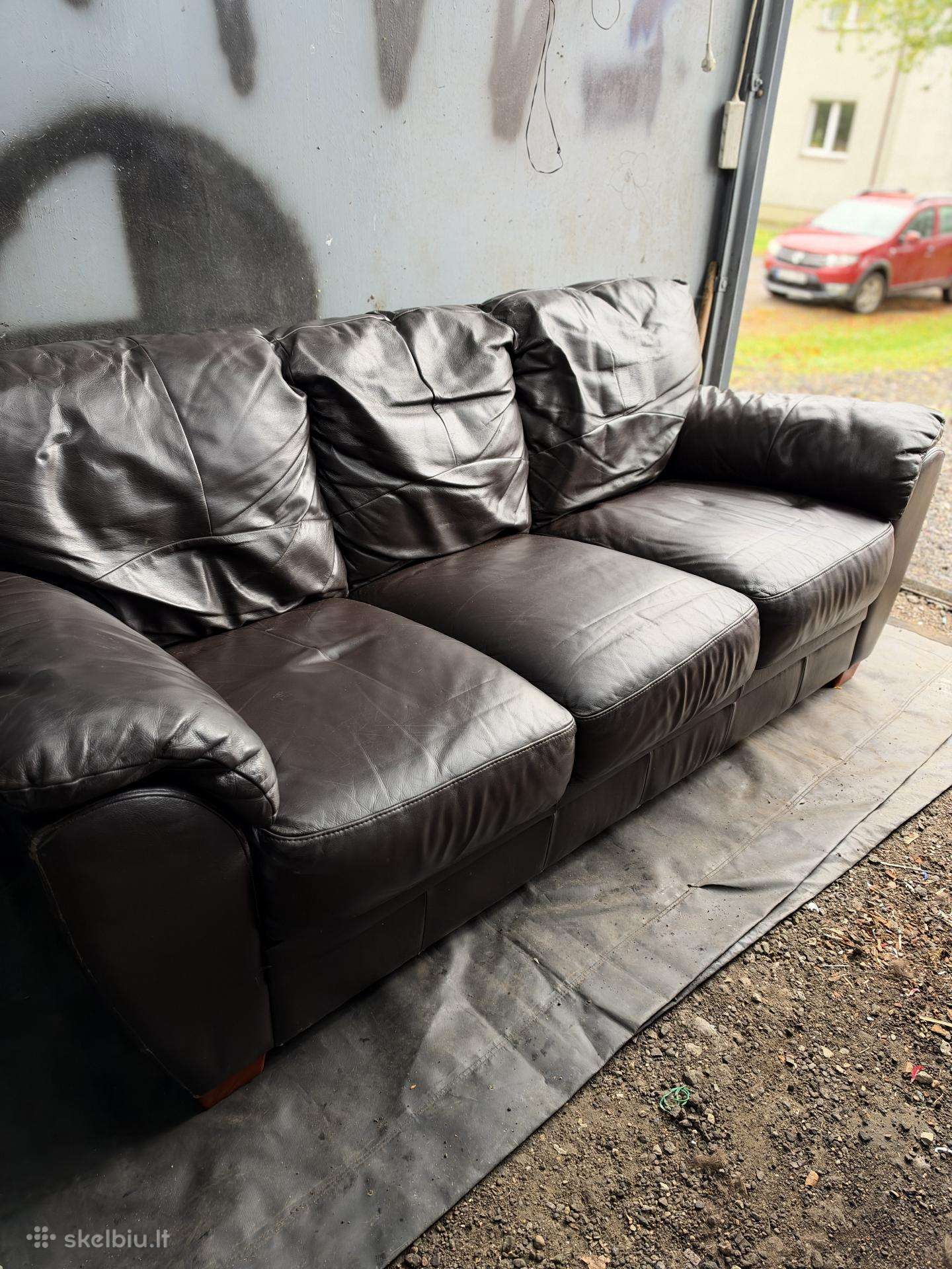 Trivietė sofa