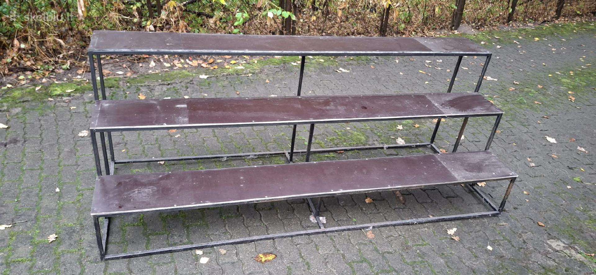 Vitrina stelažas gėlėms