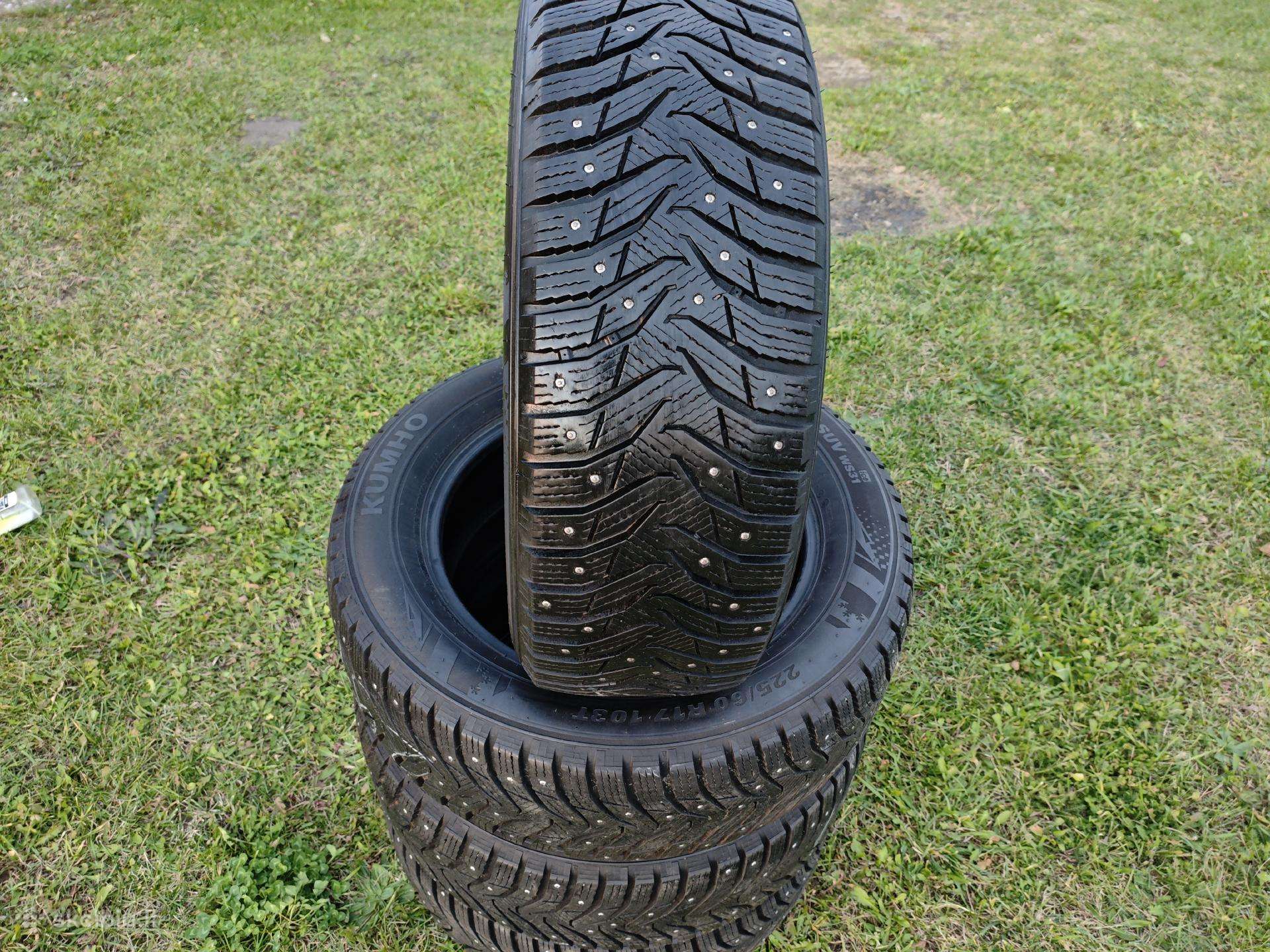 Kumho 225/60 R17 kaip naujos ~9mm iš Norvegijos