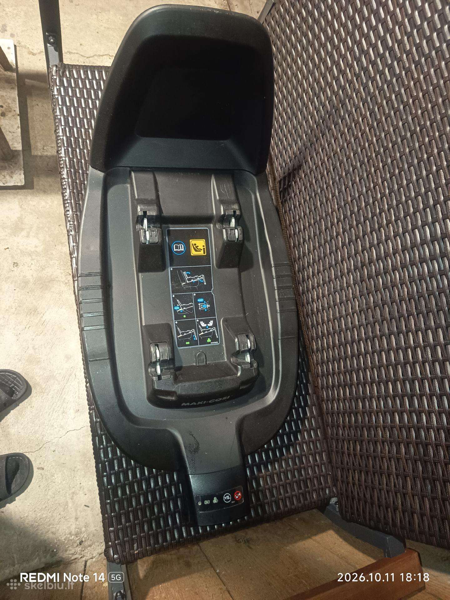 Auto kėdutė mAXSi cosi su izofix baze