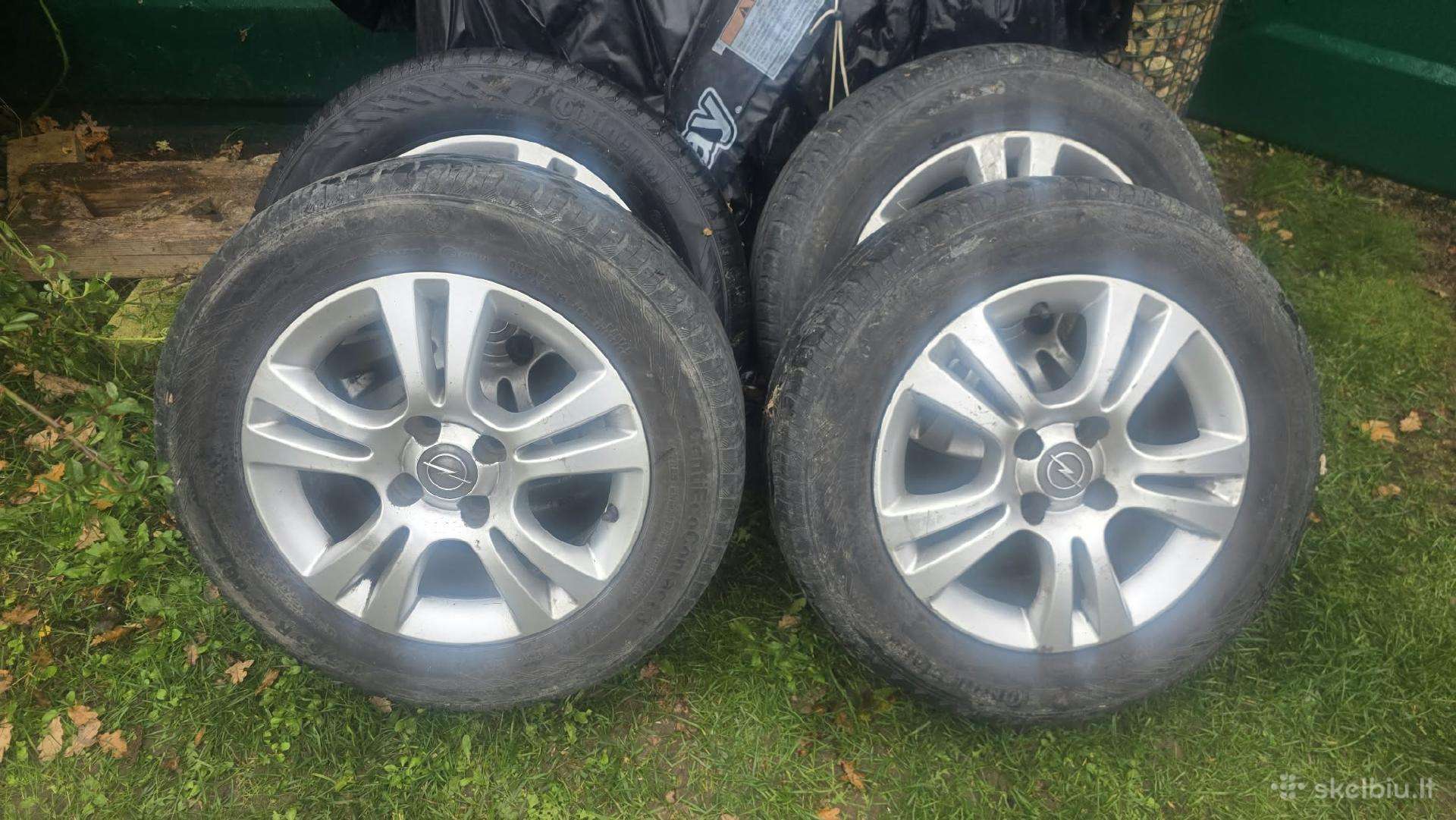 Parduodami R15 lieti ratlankiai su vasarinėmis