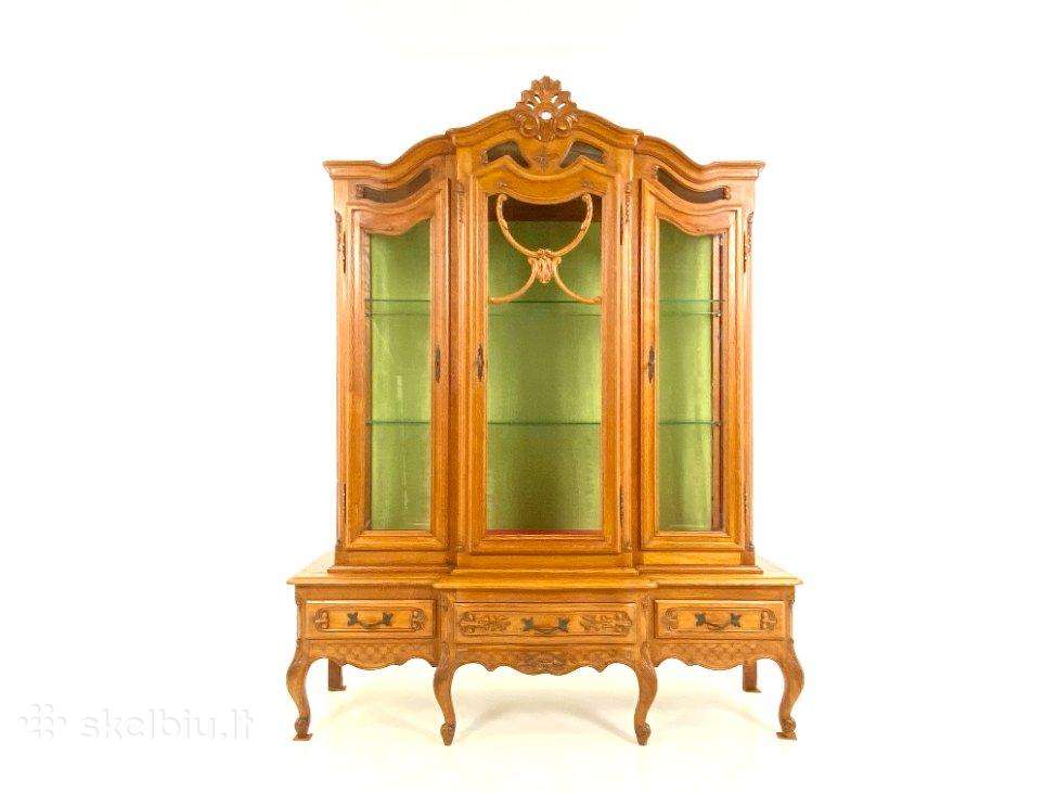 Ąžuolinė dviejų dalių vitrina