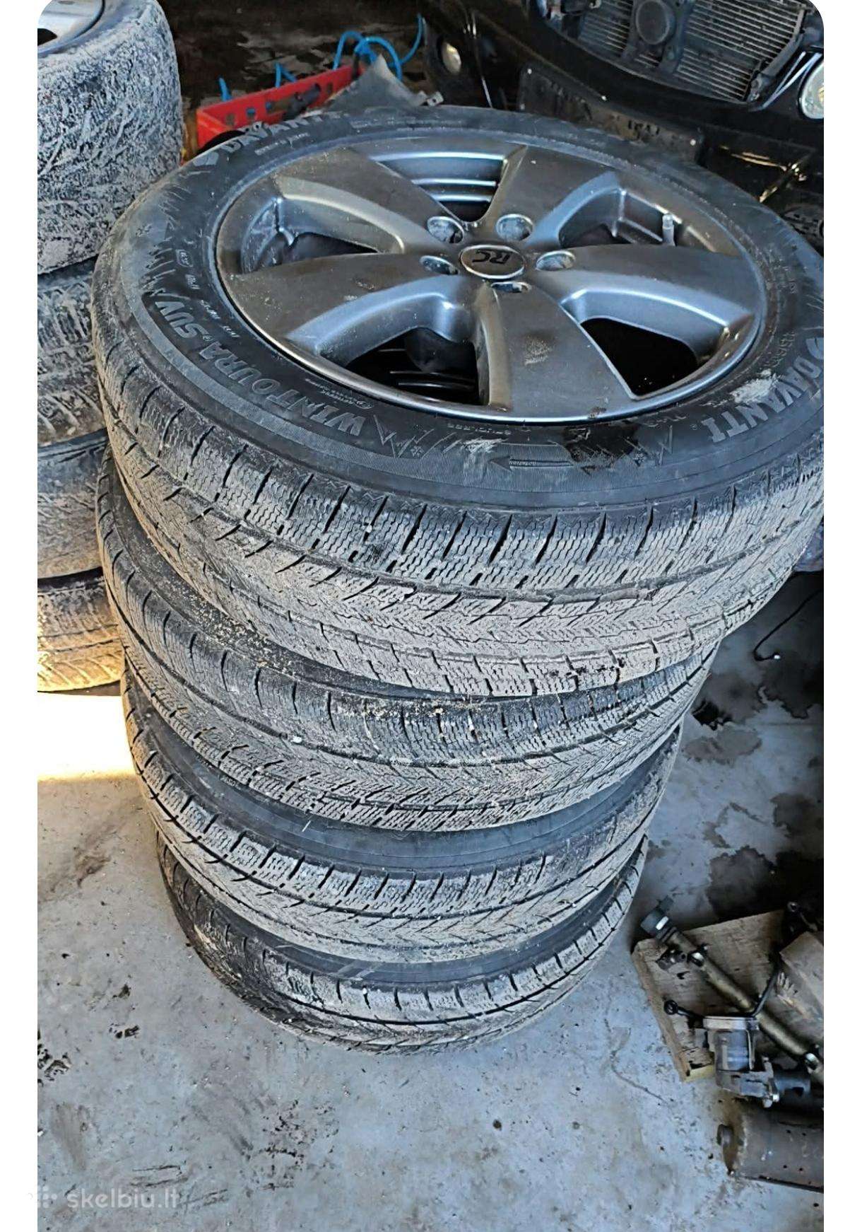 Parduodu Chrysler 300 ratus