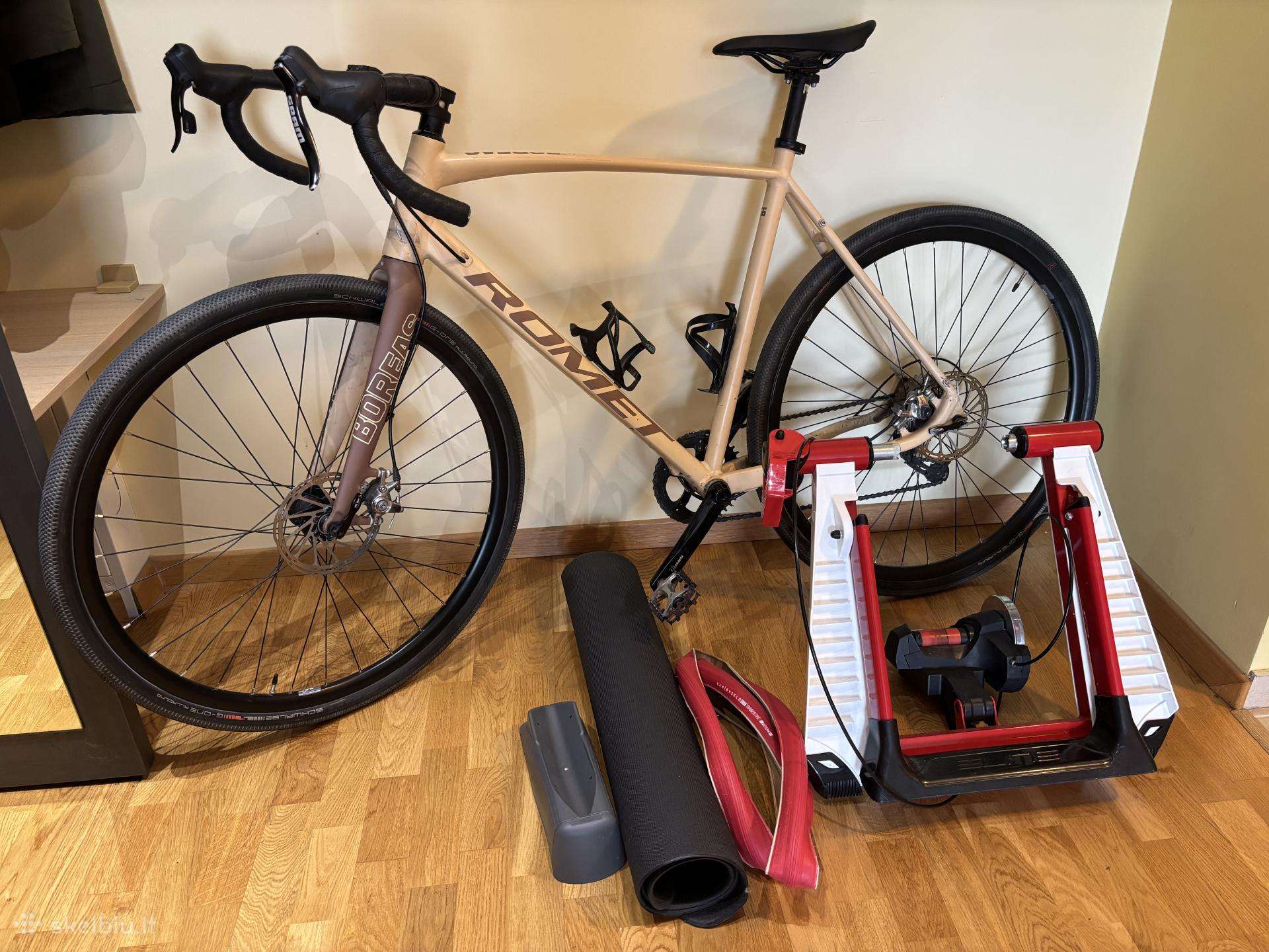 Gravel Romet Boreas 1 su treniruokliu