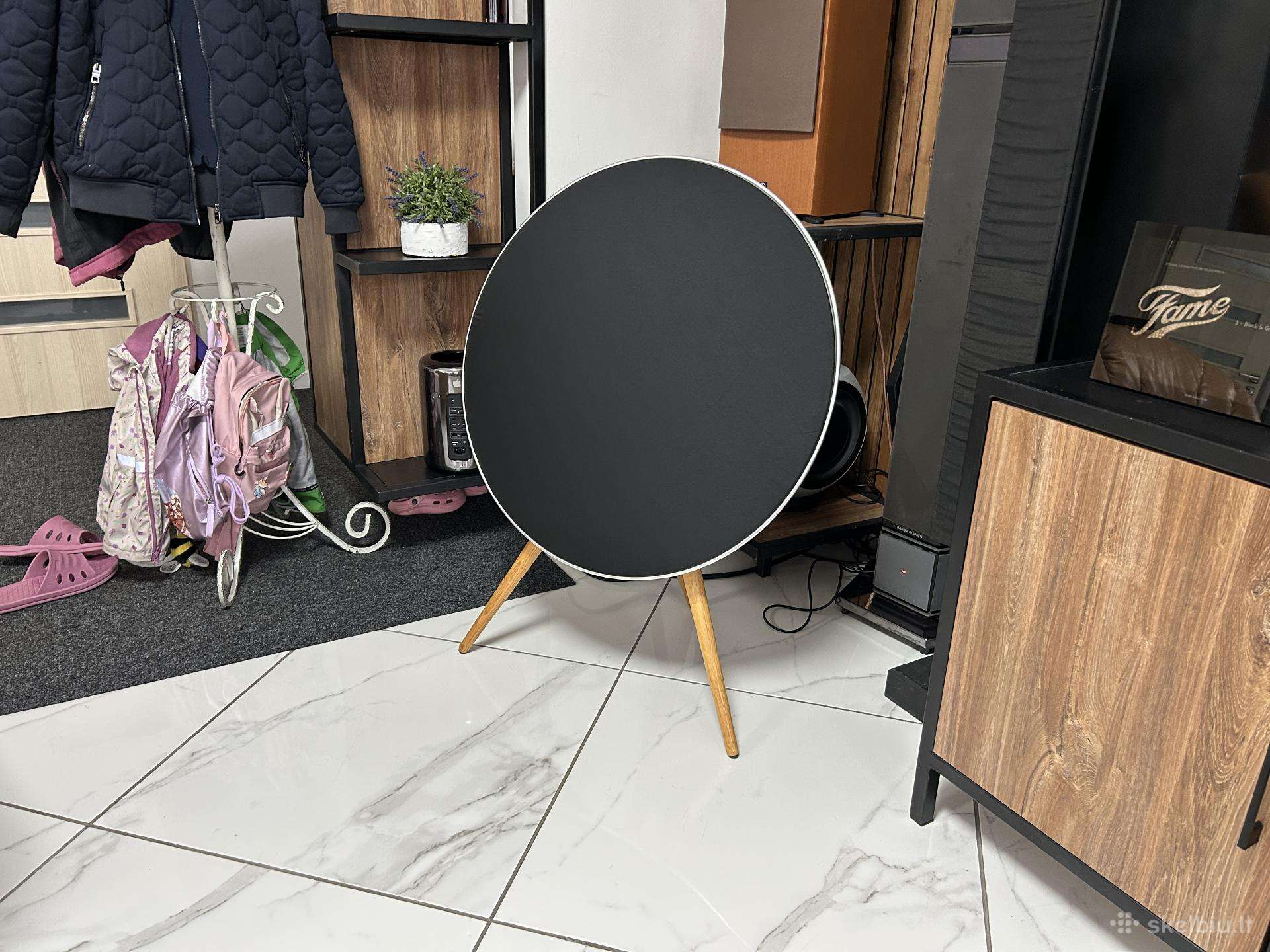 Bang & Olufsen Beoplay A9 belaide garso kolonele