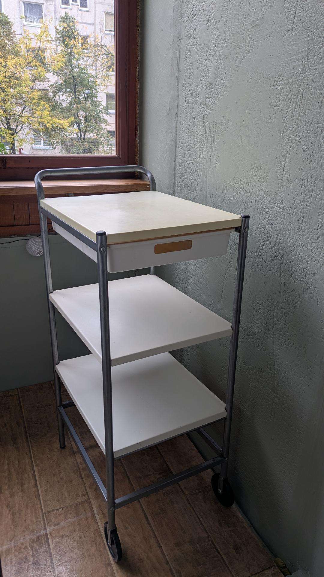 Ikea vežimėlis, spintelė