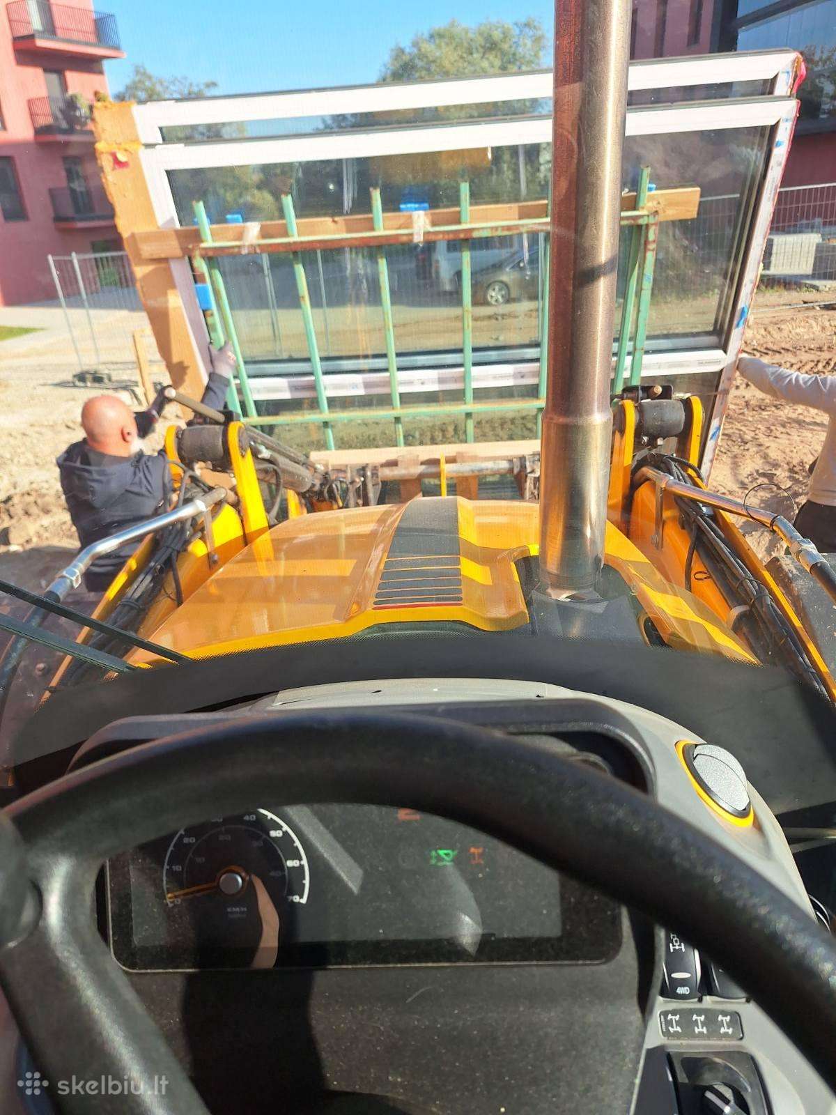 JCB 4cx, statybos transporto nuoma