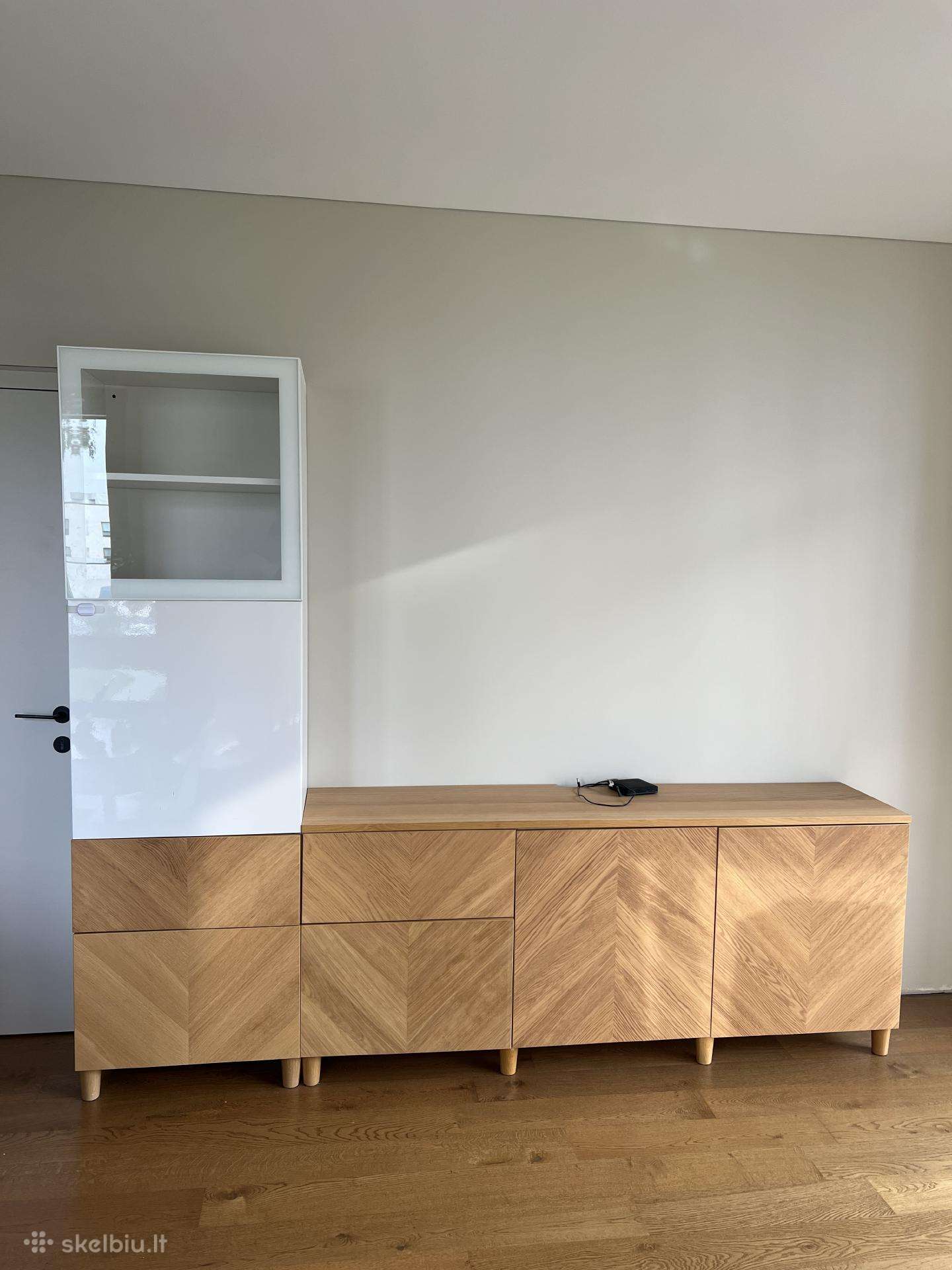 Ikea TV spintele