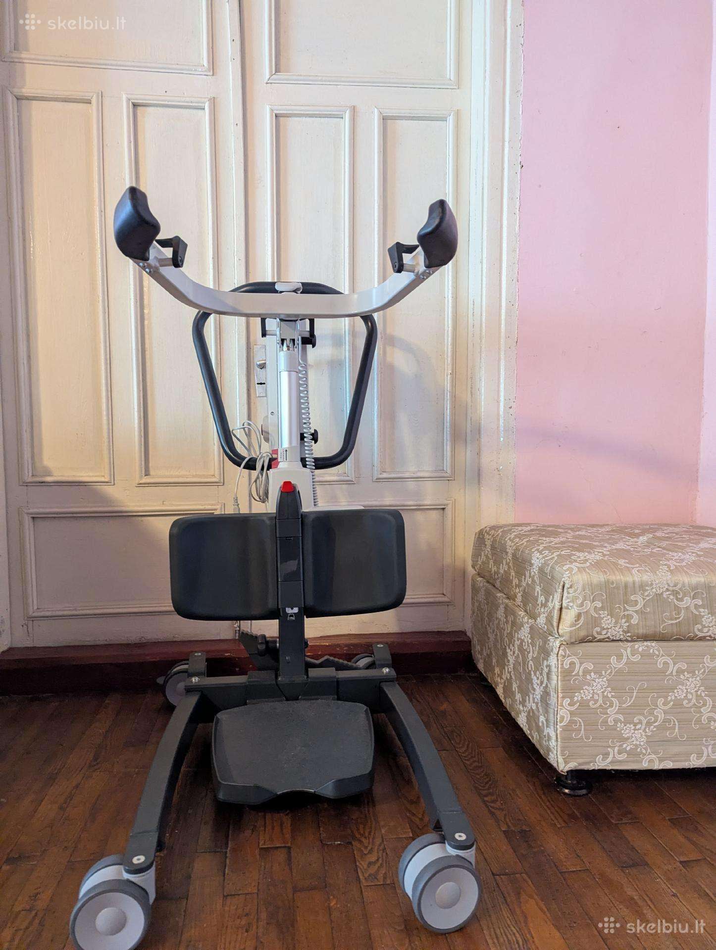 Keltuvas Invacare Isa Compact su 2 kėlimo diržais