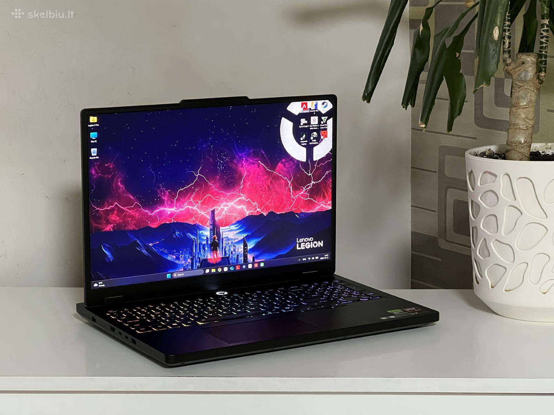Parduodamas Legion 5 Pro su Rtx 5070, Ryzen 9.