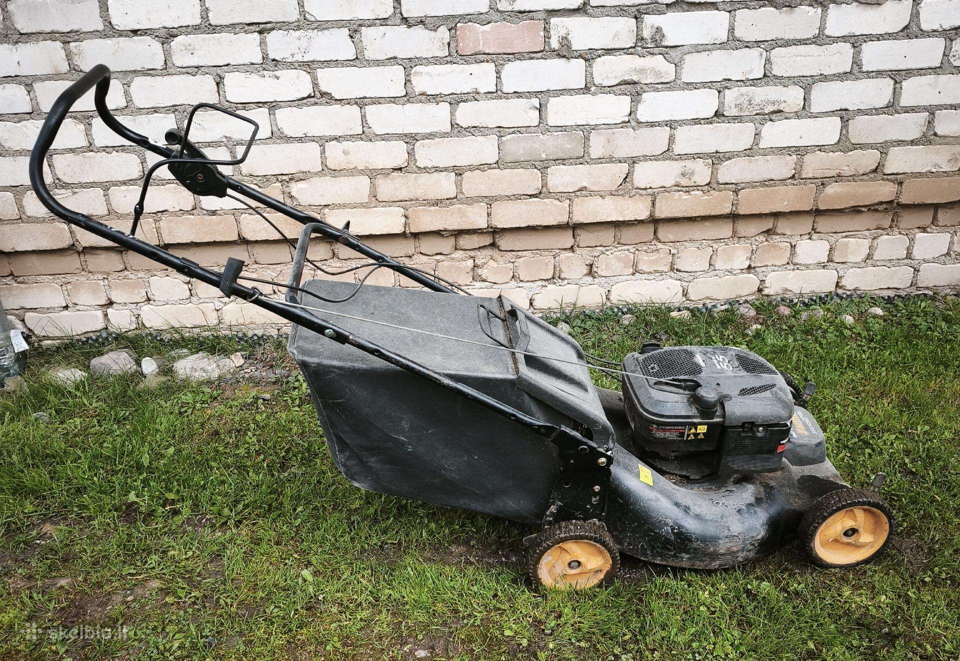 Parduodame žoliapjovę Partner 5551cmd