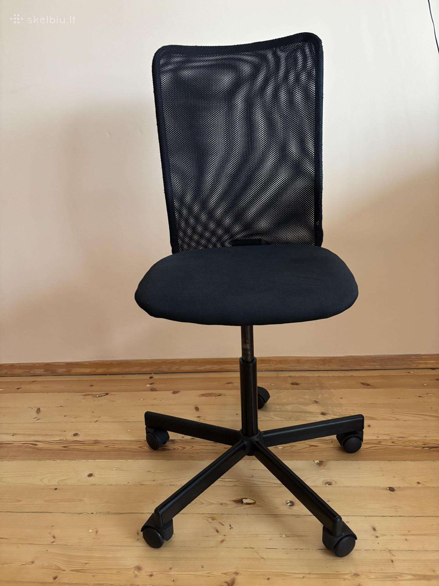 Juoda sukamoji kėdė Ikea Toberget