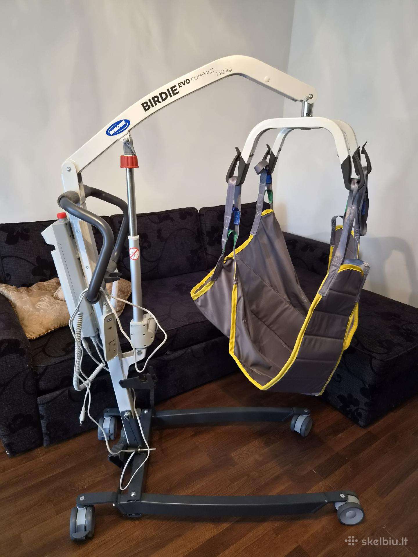 Naujas mobilus elektrinis keltuvas Invacare Birdie
