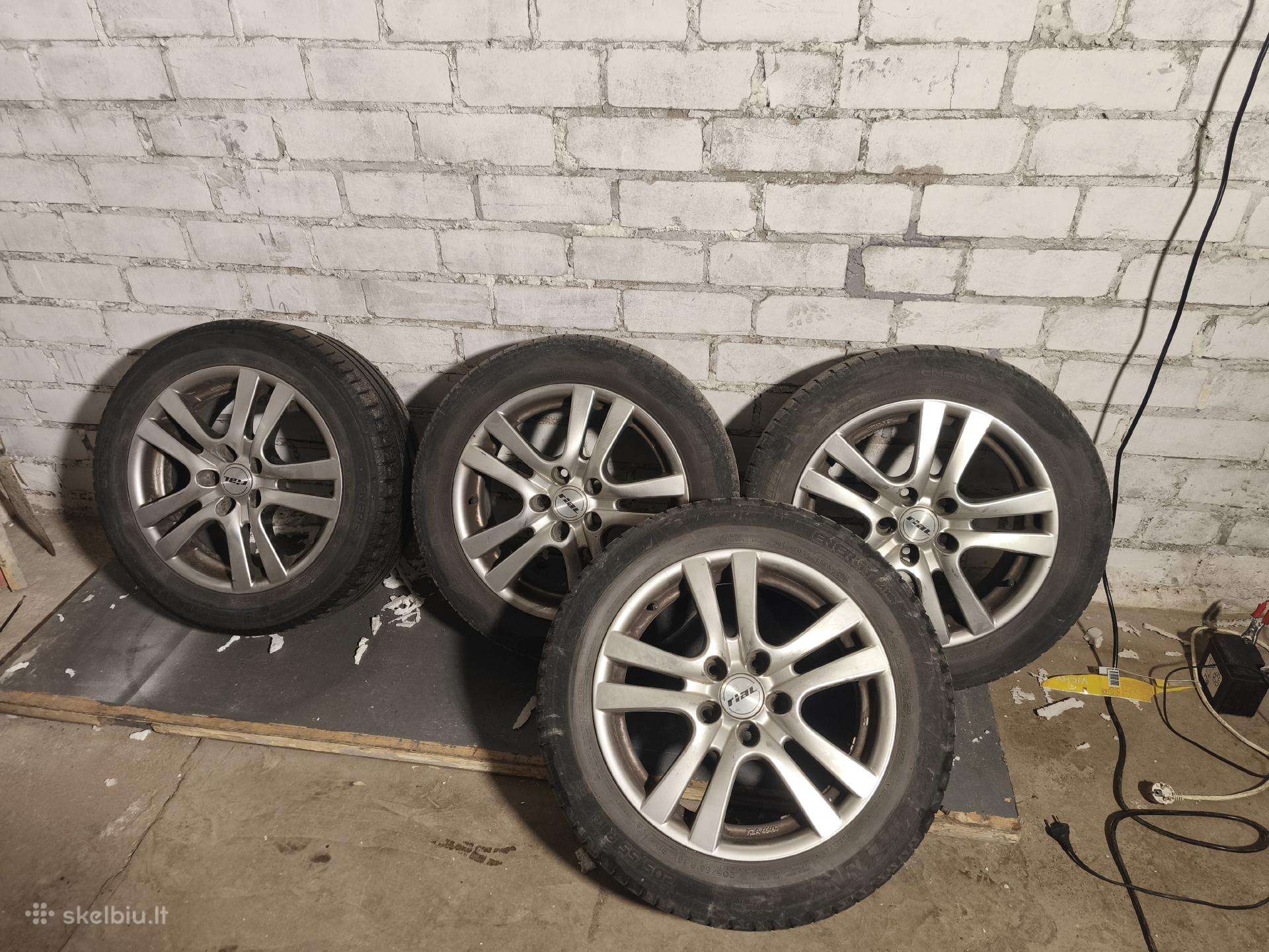 Naudoti R16