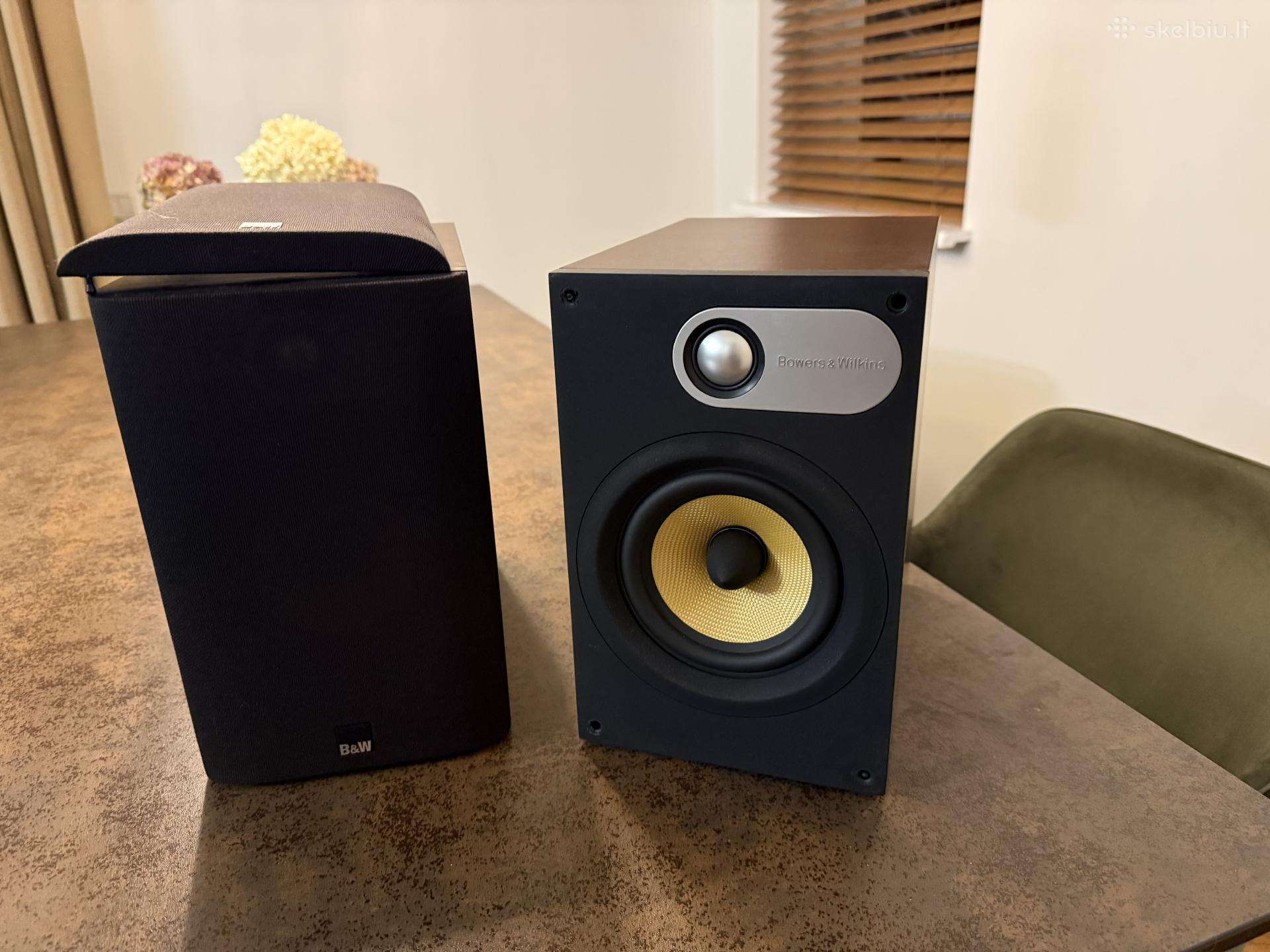 Bowers & Wilkins B&w 686 lentyninės kolonėlės