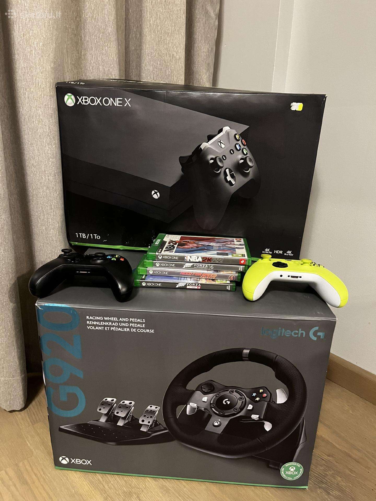 Xbox One X, 1tb + vairas Logitech G920 + 2 pultai