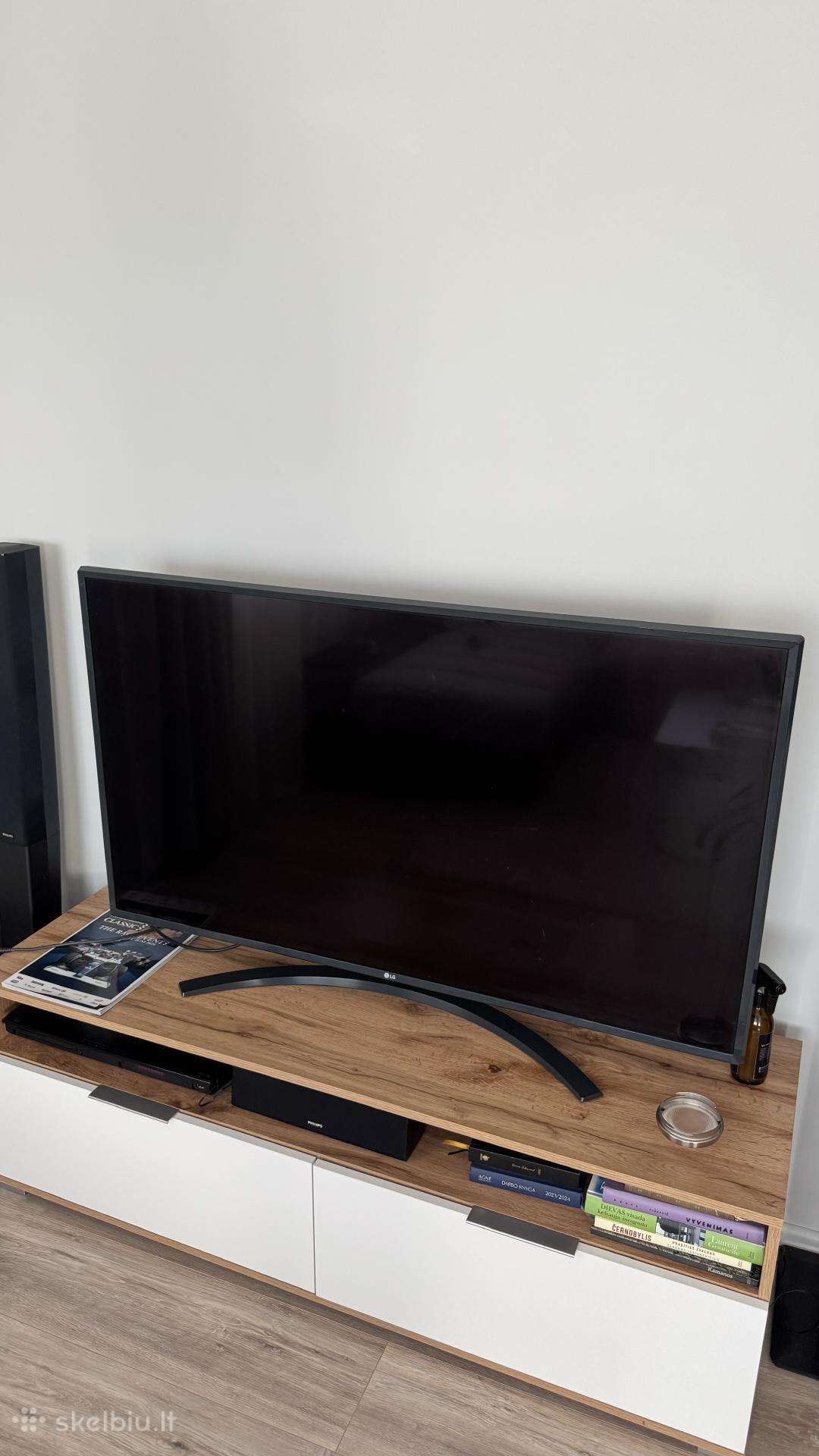LG 49 smart TV