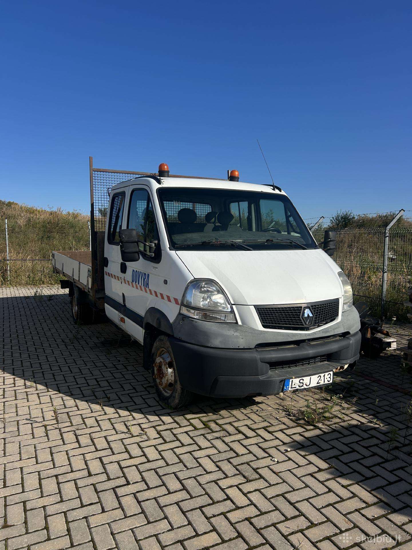 Bankrutuojanti įmonė parduoda 7 automobilius