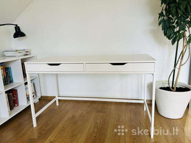 Rašomasis stalas Ikea