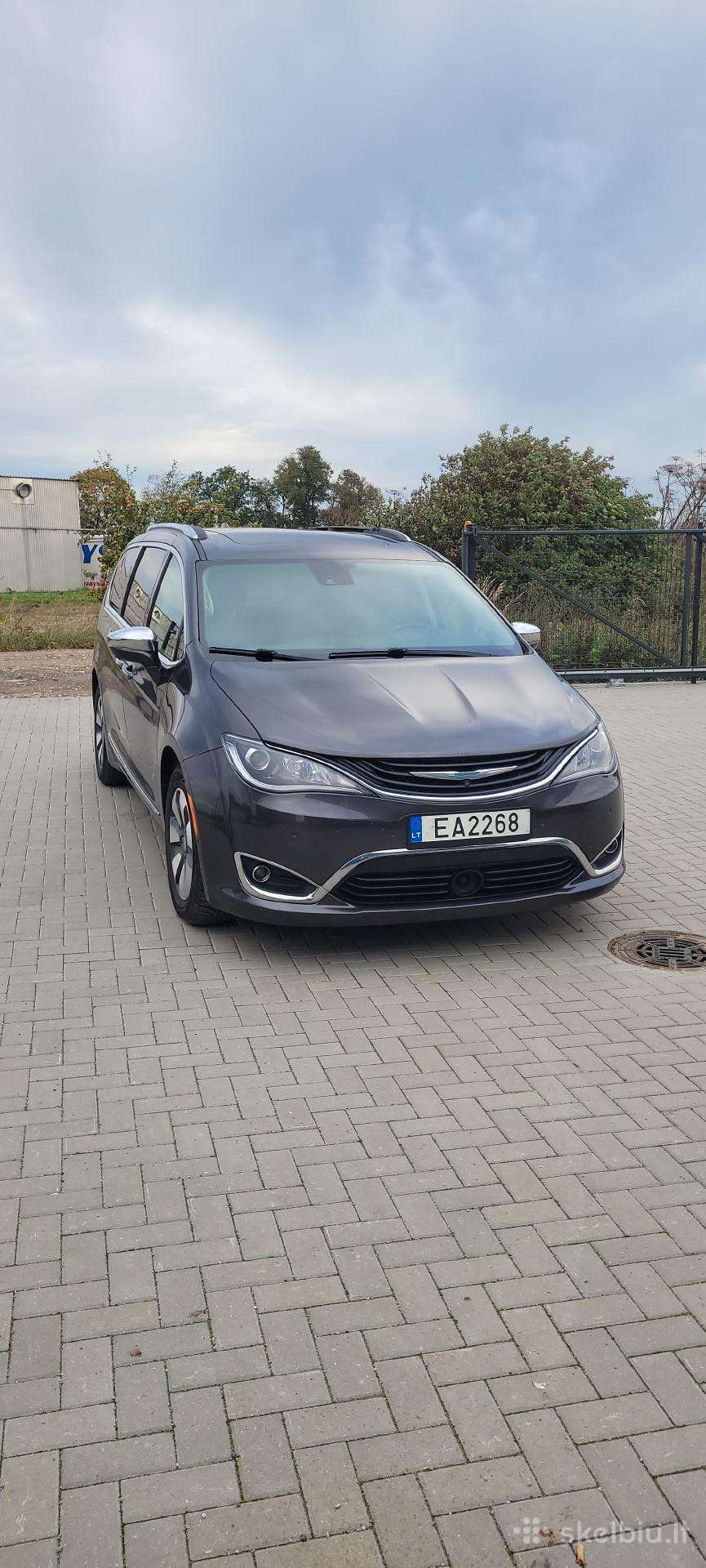 Parduodu Chrysler Pacifica hybrid