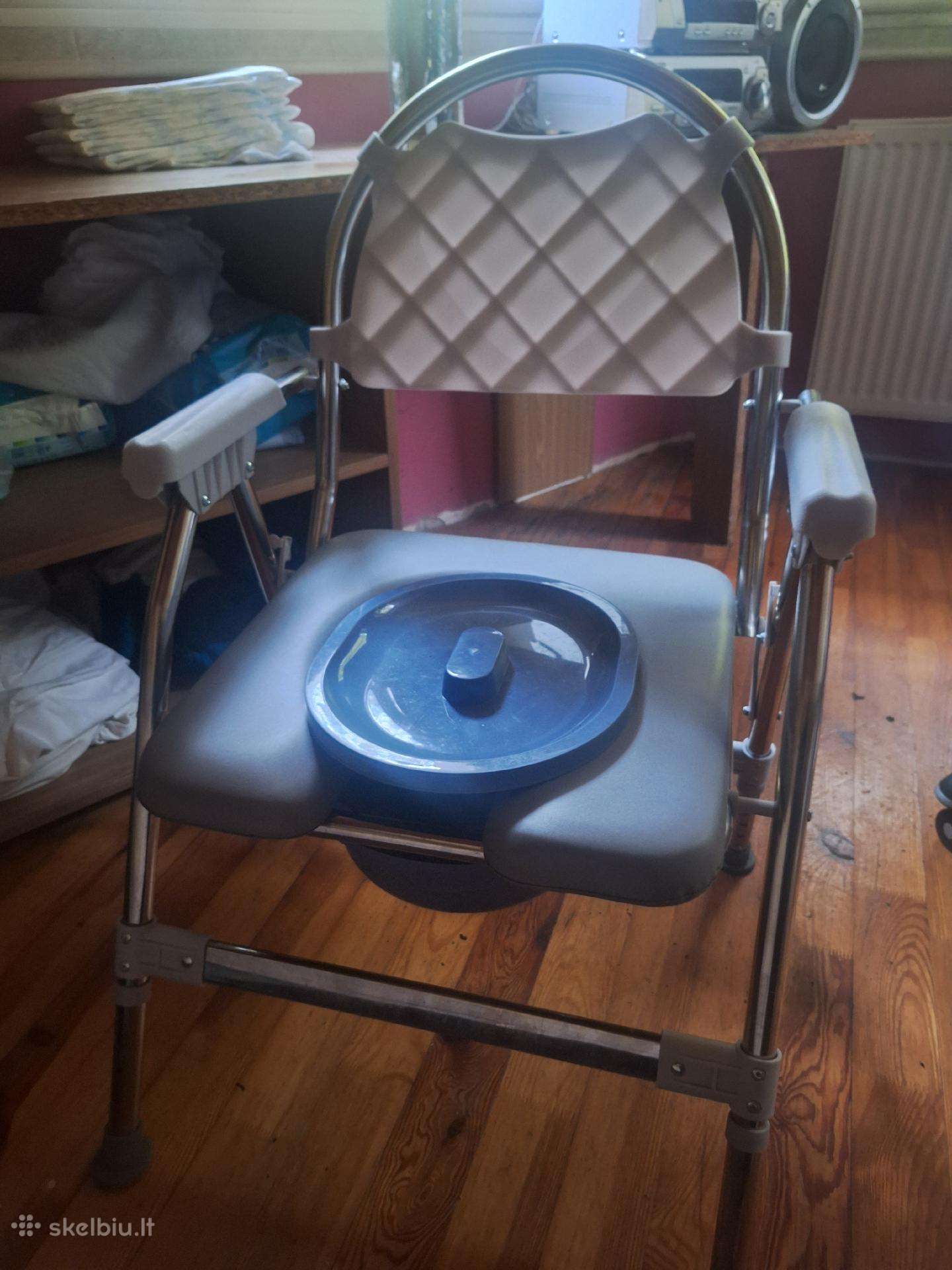 Parduodu sulankstoma neigaliojo kedutę su WC i